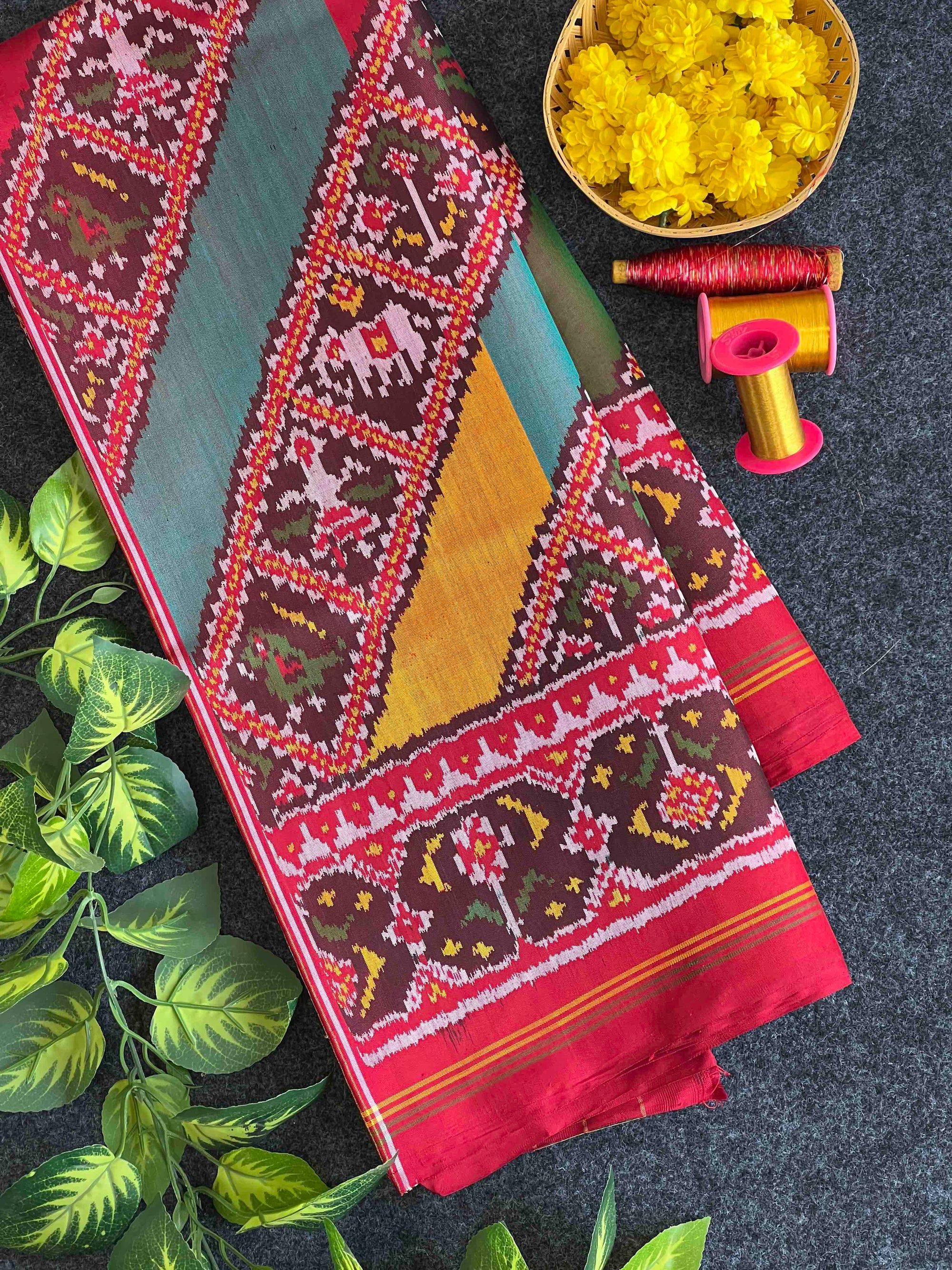 Handwoven Patola Silk Saree Laheriya With Narikunjan