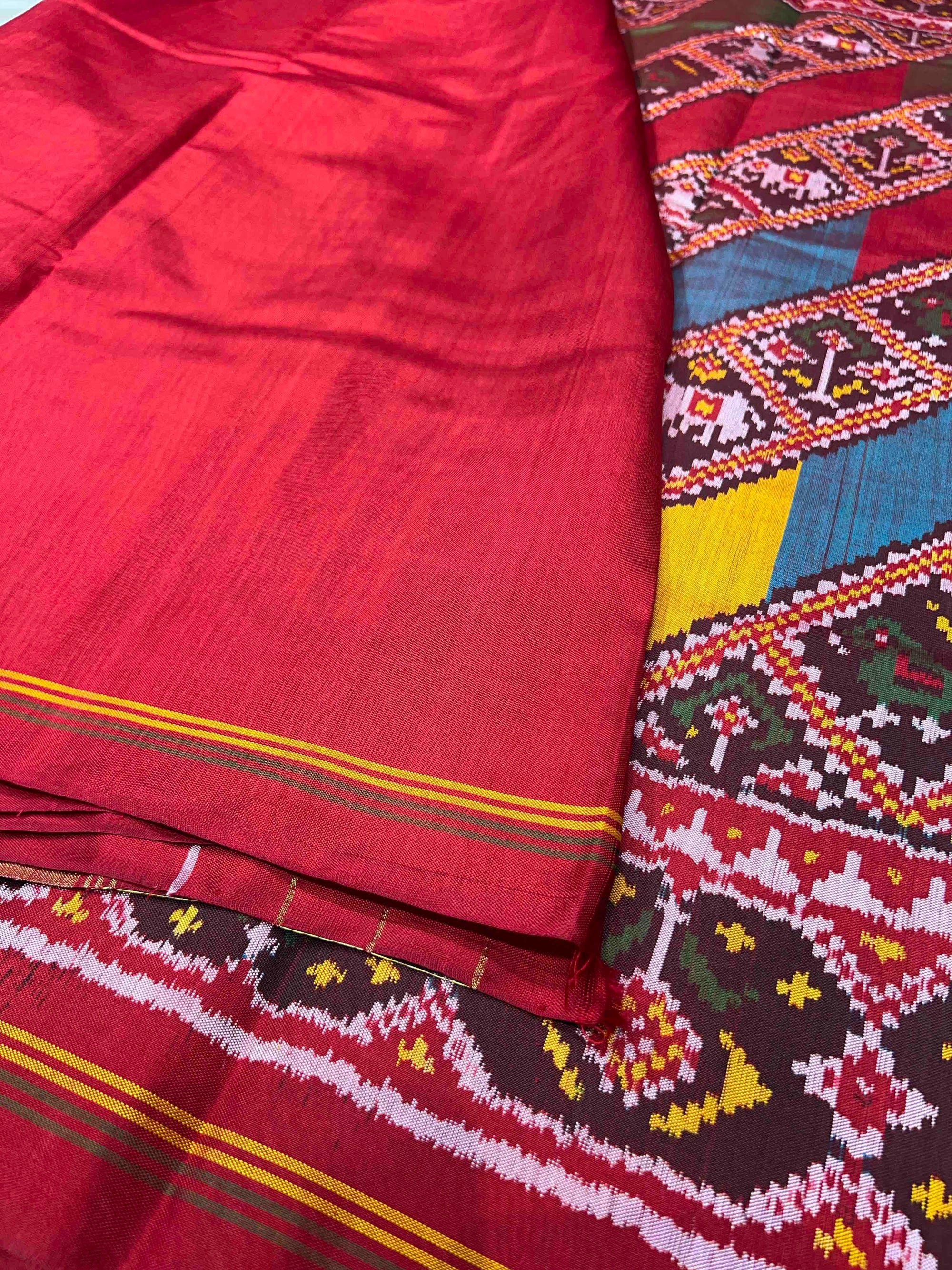 Handwoven Patola Silk Saree Laheriya With Narikunjan