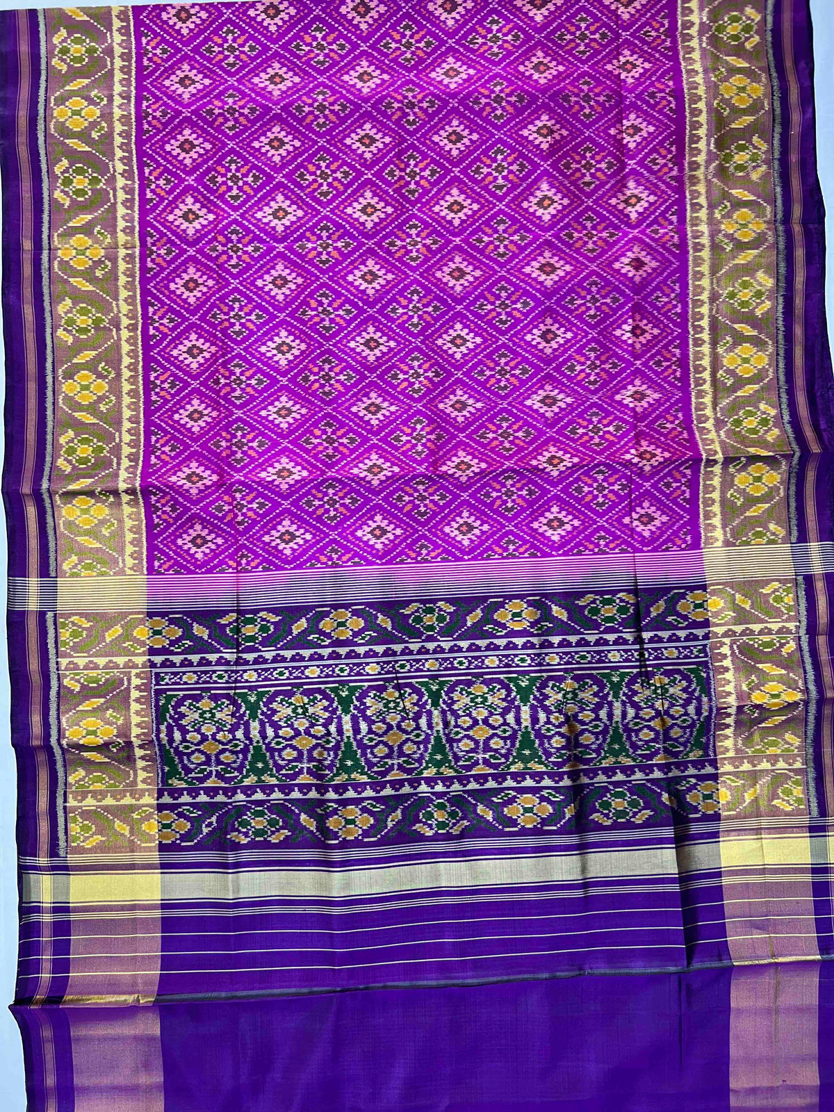 Light With Dark Purple Paanchanda Design Hand Woven Rajkot Patola Silk Saree
