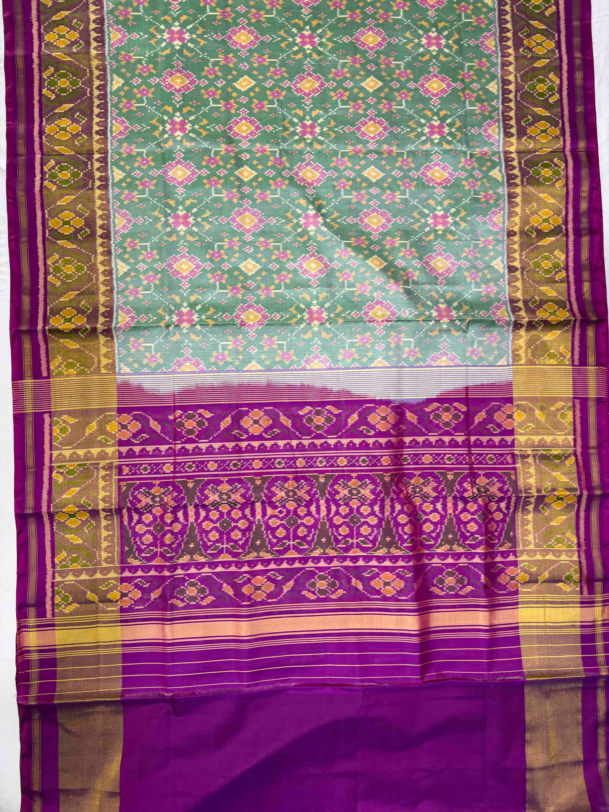 Light Green & Purple Navratan Hand Woven Rajkot Patola Silk Saree