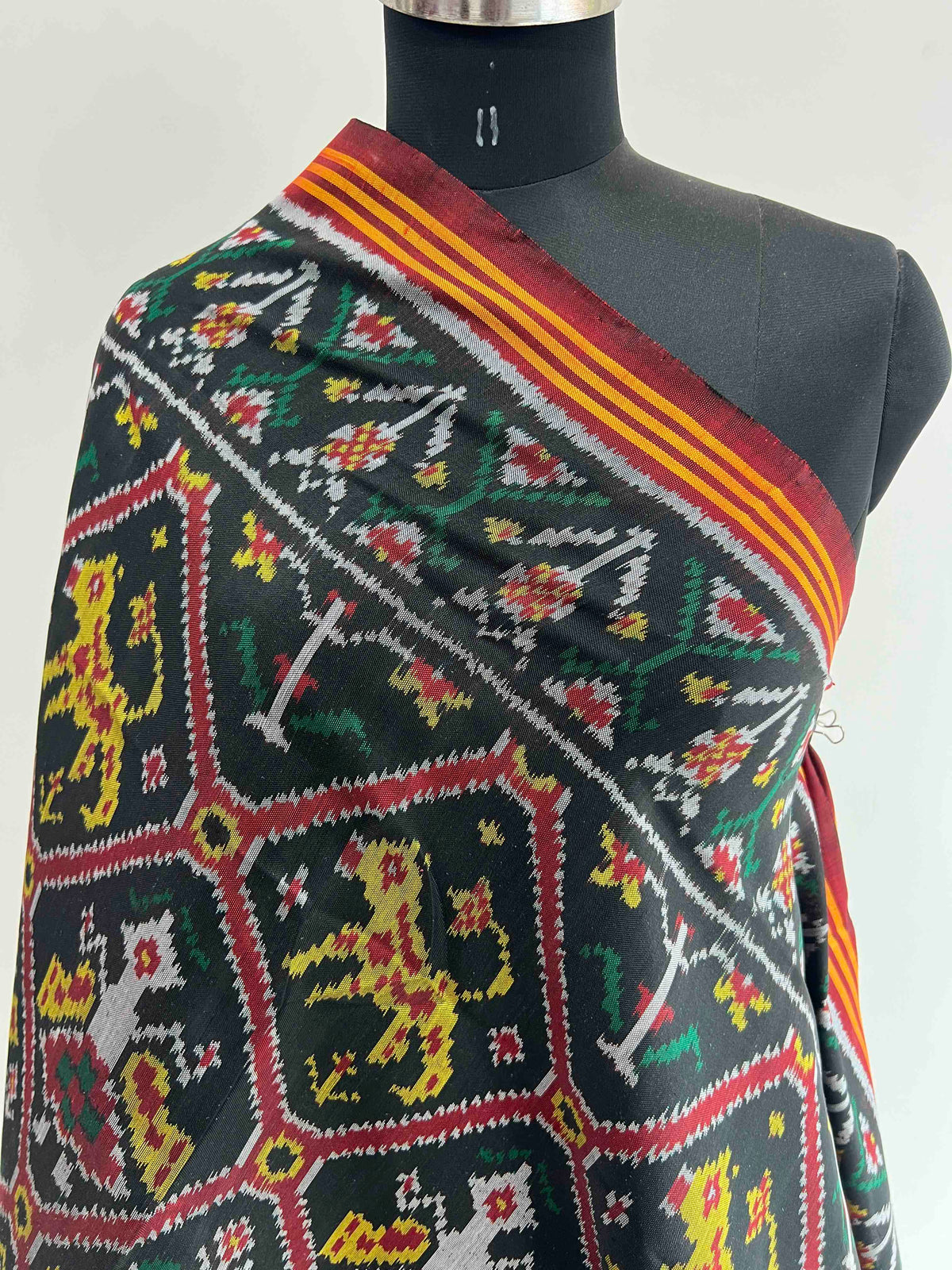 Full Black Big Narikunj Design Hand Woven Rajkot ikat Patola Dupatta