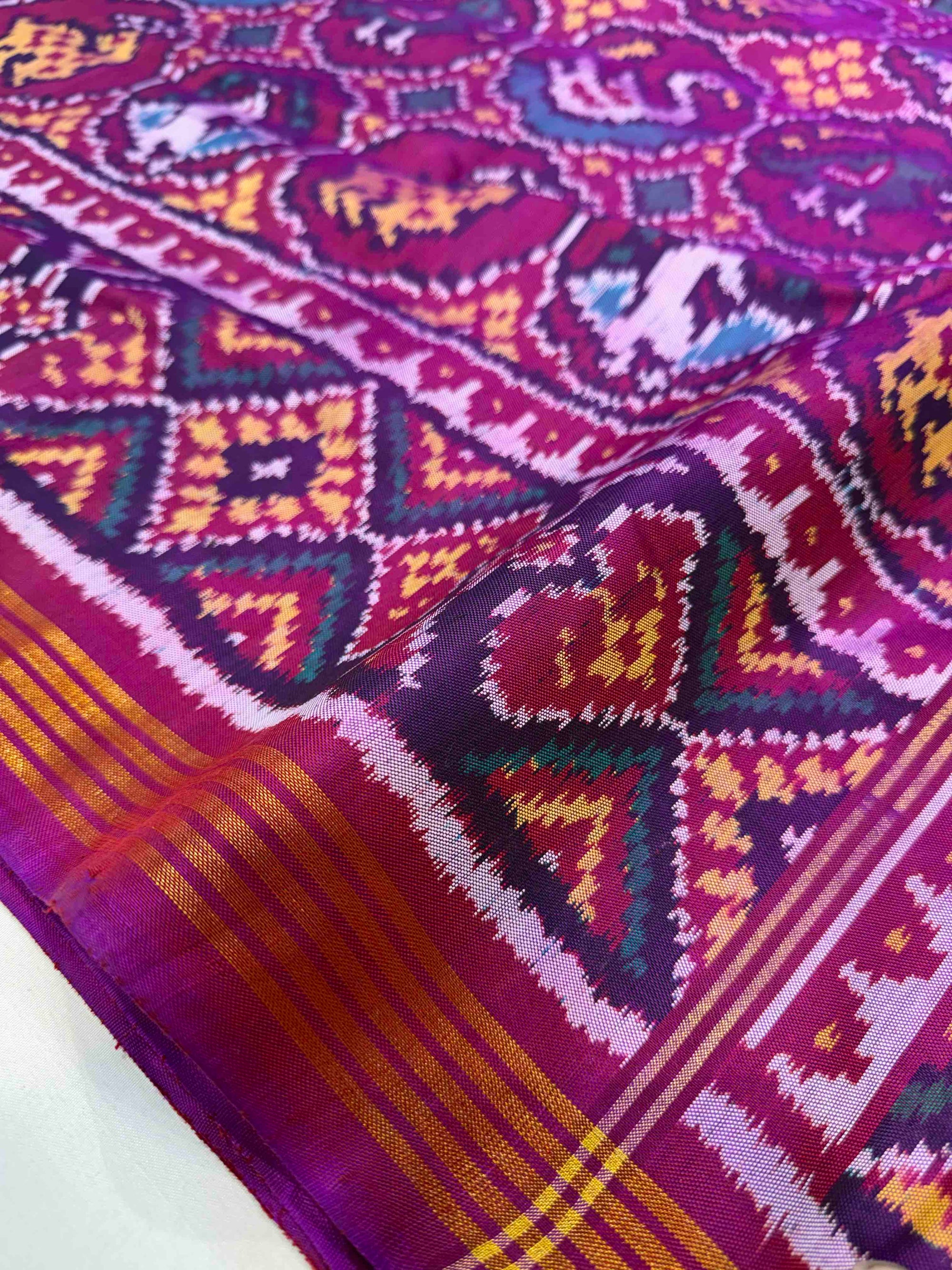 Pink & Purpule Small Motifs Design Hand Woven Ikat Patola Silk Saree