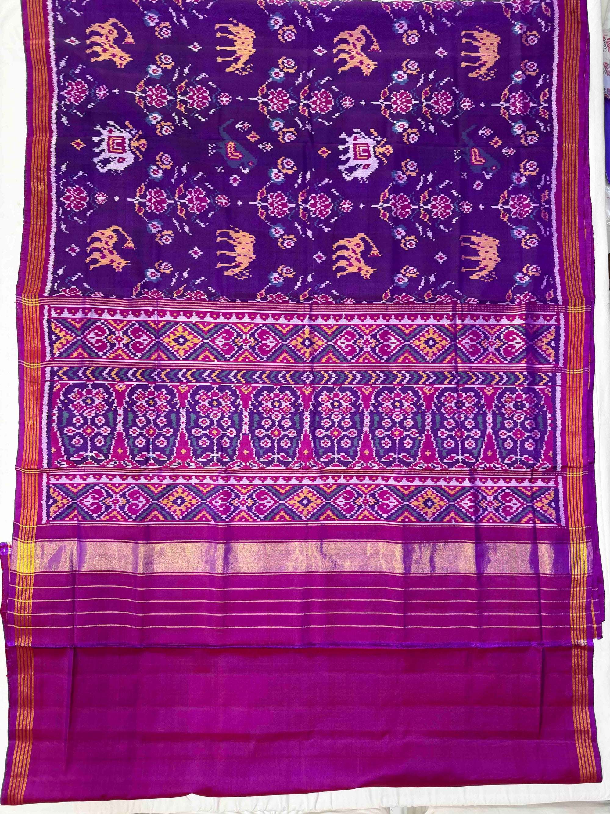 Full Magenta Big Motifs Design Hand Woven Rajkot Ikat Patola Silk Saree