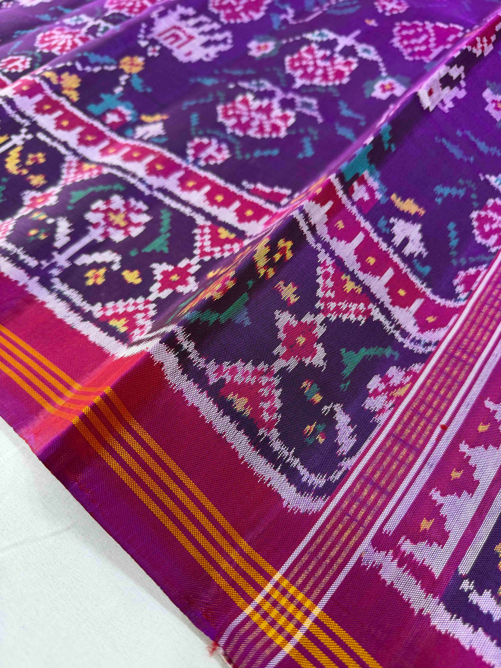 Purple Motifs Design Hand Woven Rajkot Ikat Patola Silk Saree