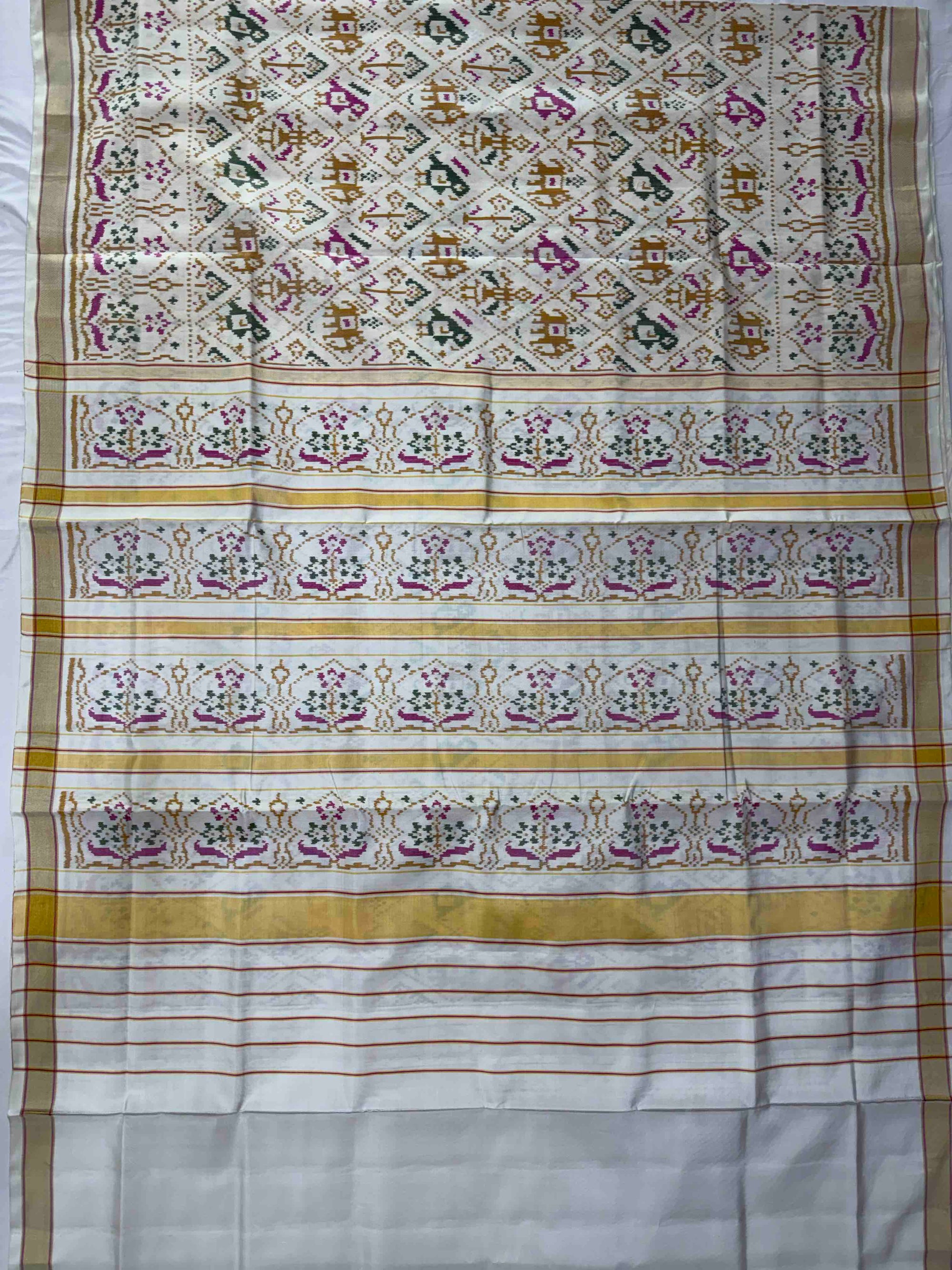 Full White Narikunj Hand Woven Rajkot Patola Silk Saree