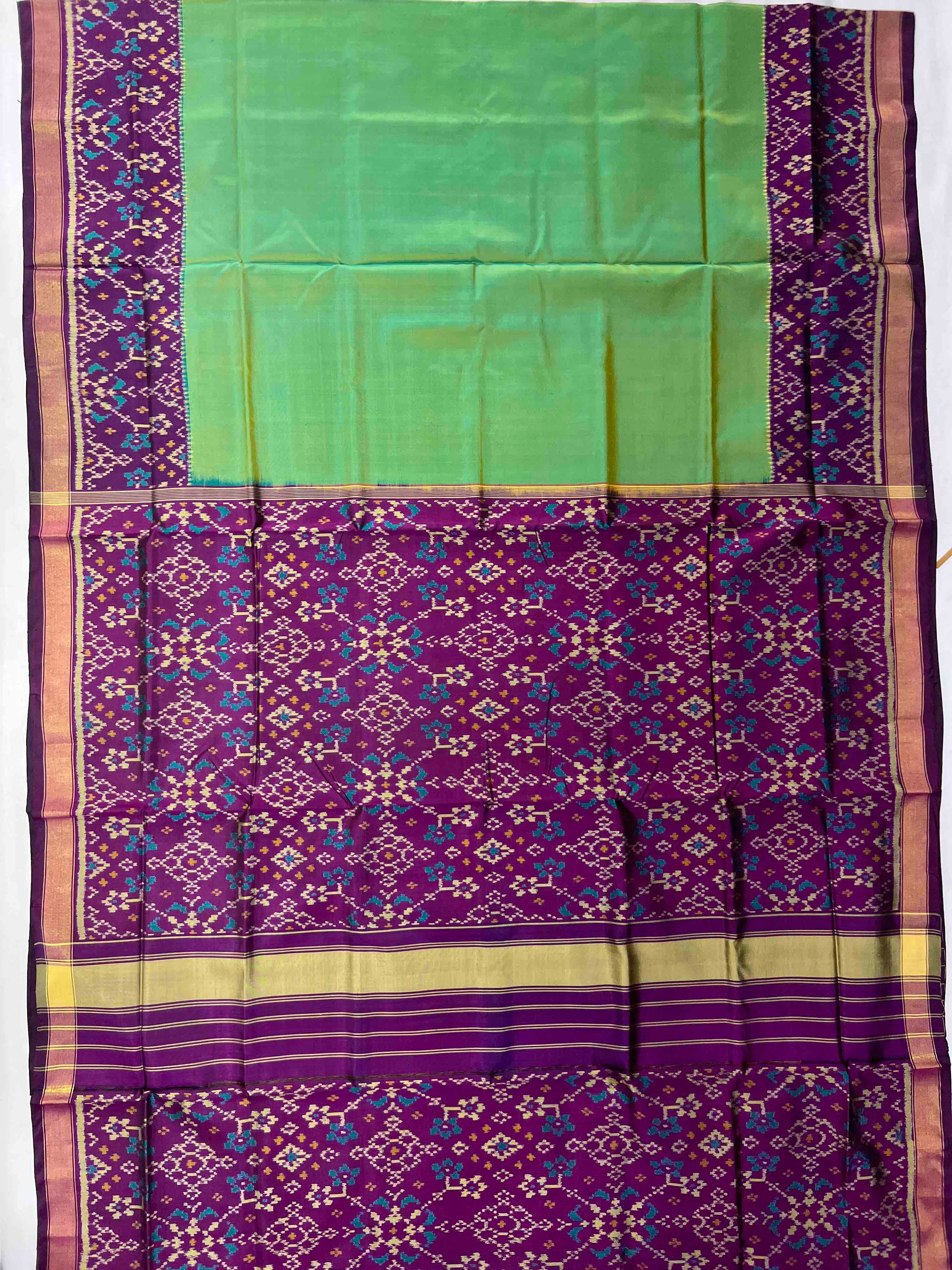 Parot Green With Purple Hand Woven Rajkot Patola Silk Saree