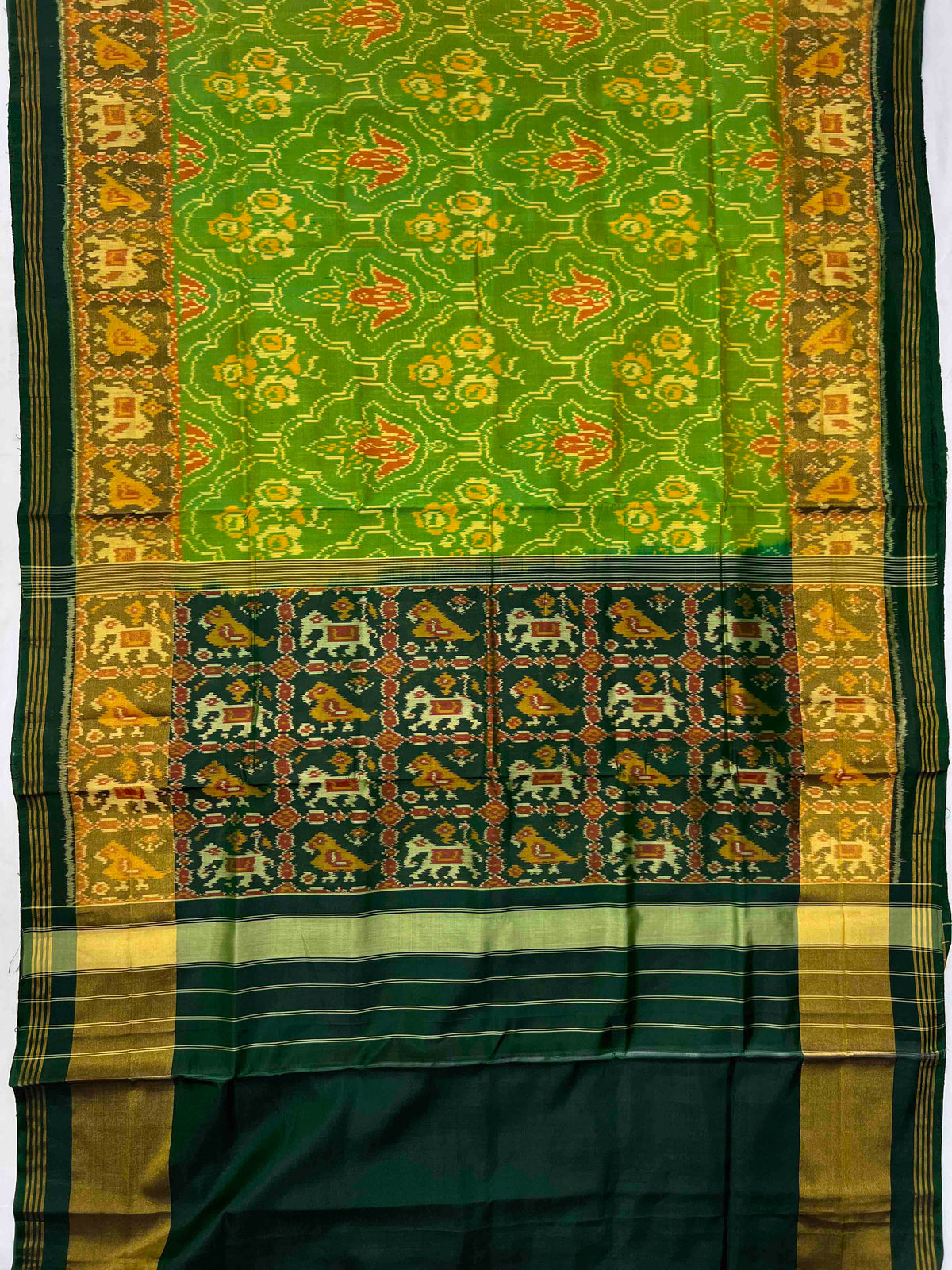 Parrot Green With Dark Green Big Motif Design Hand Woven Rajkot Patola Silk Saree
