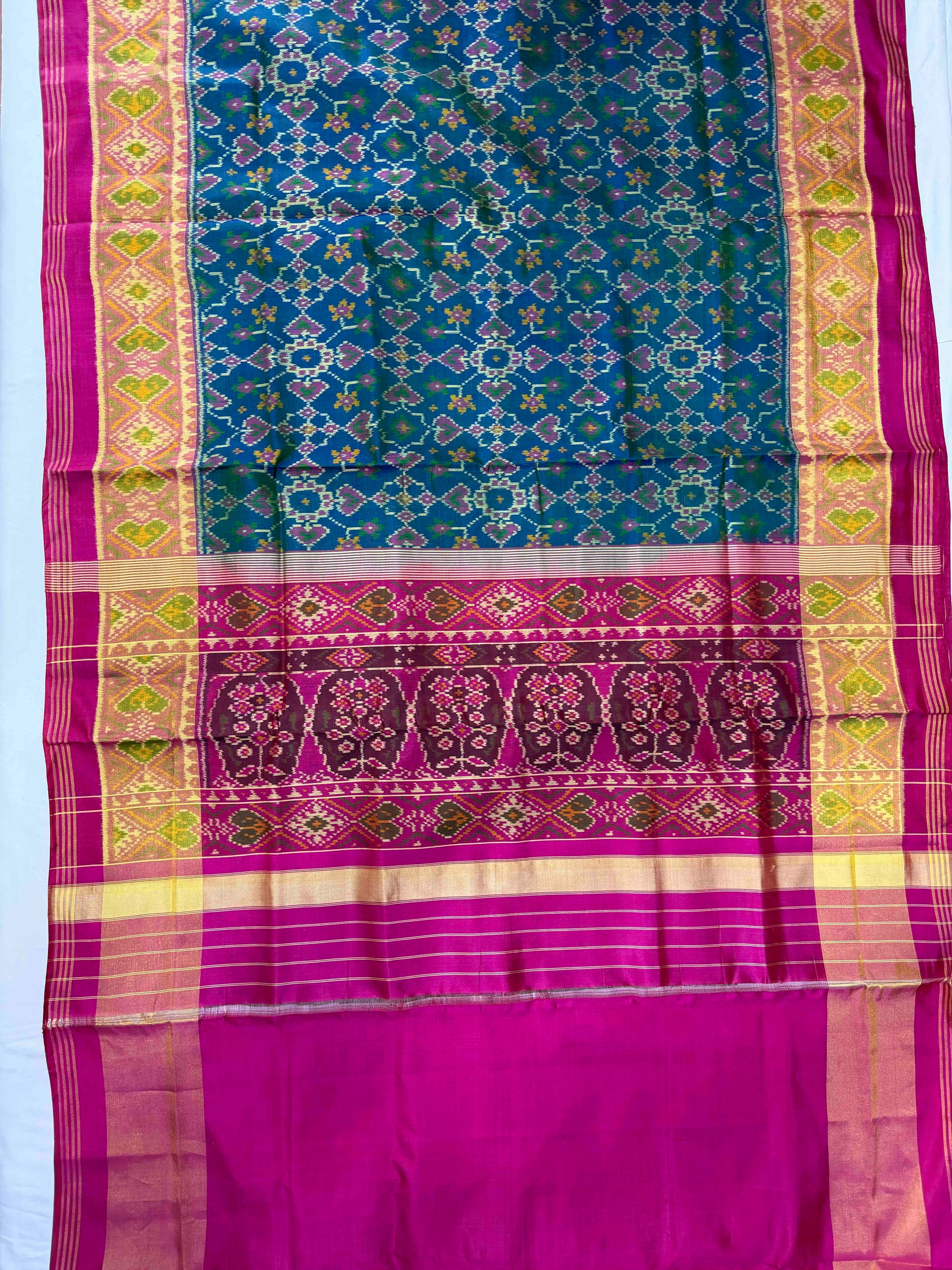 Morepiach With Pink Navratan Design Hand Woven Rajkot Patola Silk Saree