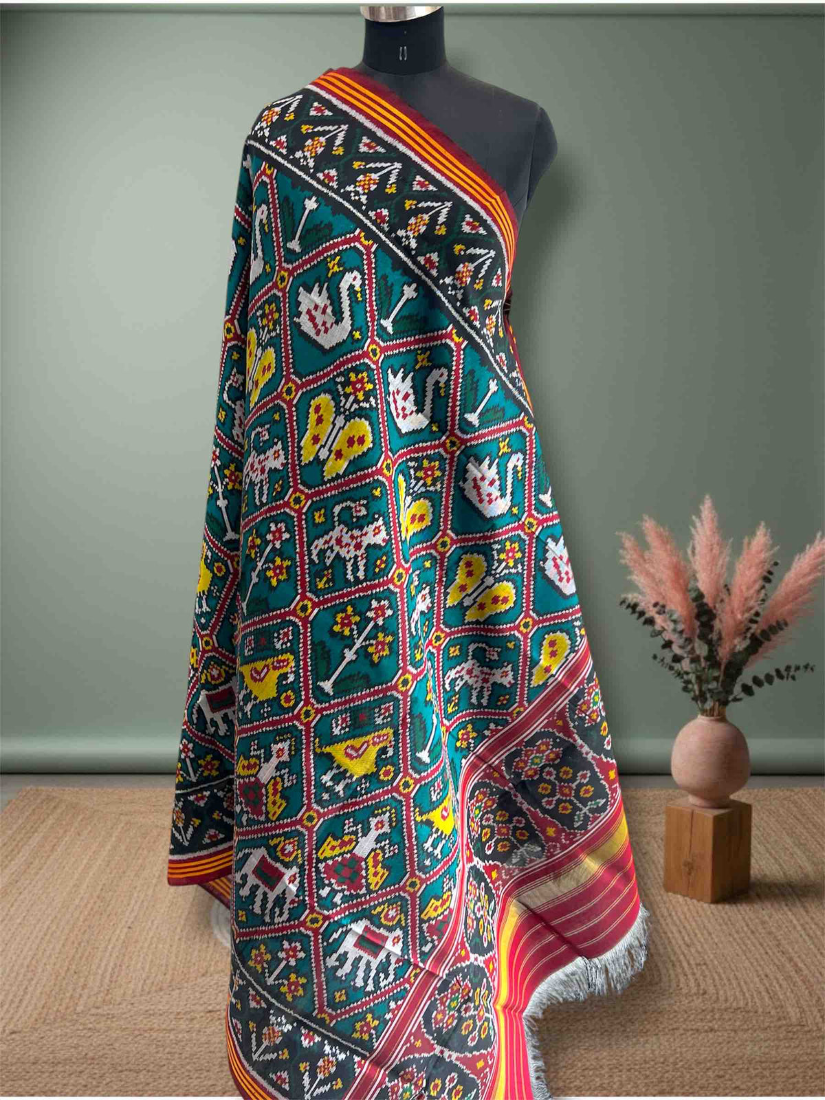 Sea Green & Red Big Narikunj Design Hand Woven Rajkot ikat Patola Dupatta