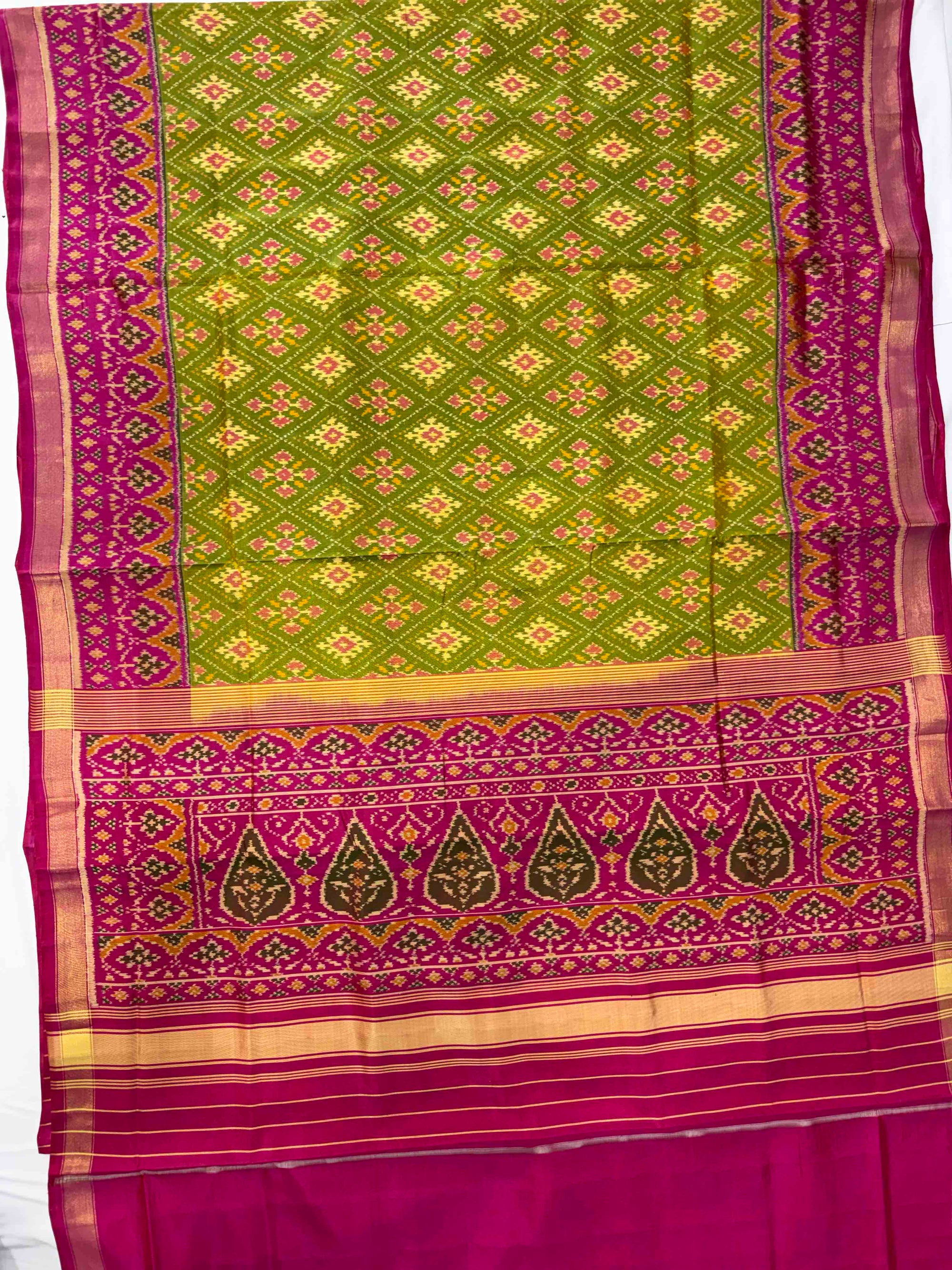 Green With Pink Paanchanda Design Hand Woven Rajkot Patola Silk Saree