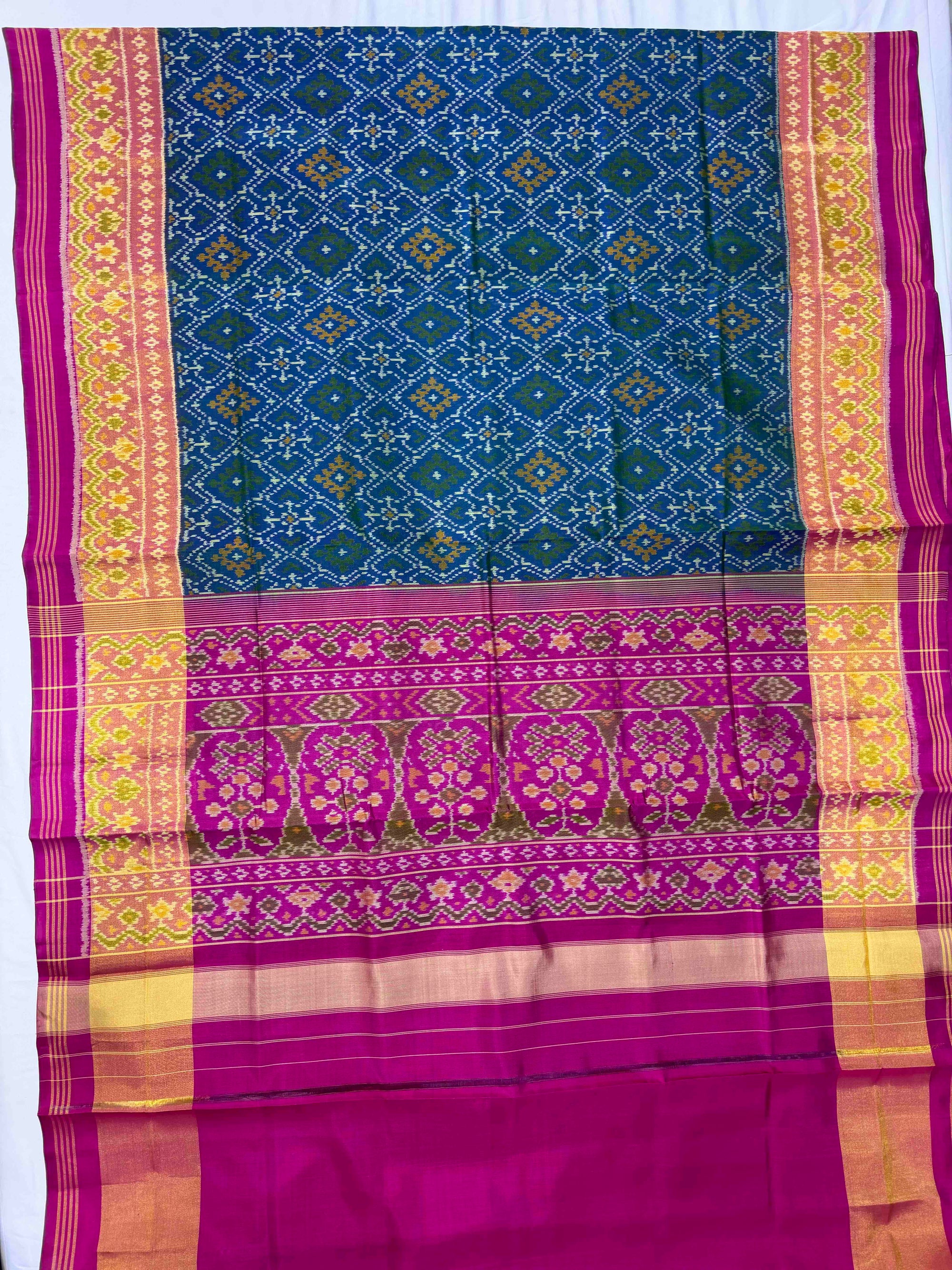 Morepiach & Pink Paanchanda Design Hand Woven Rajkot Patola Silk Saree