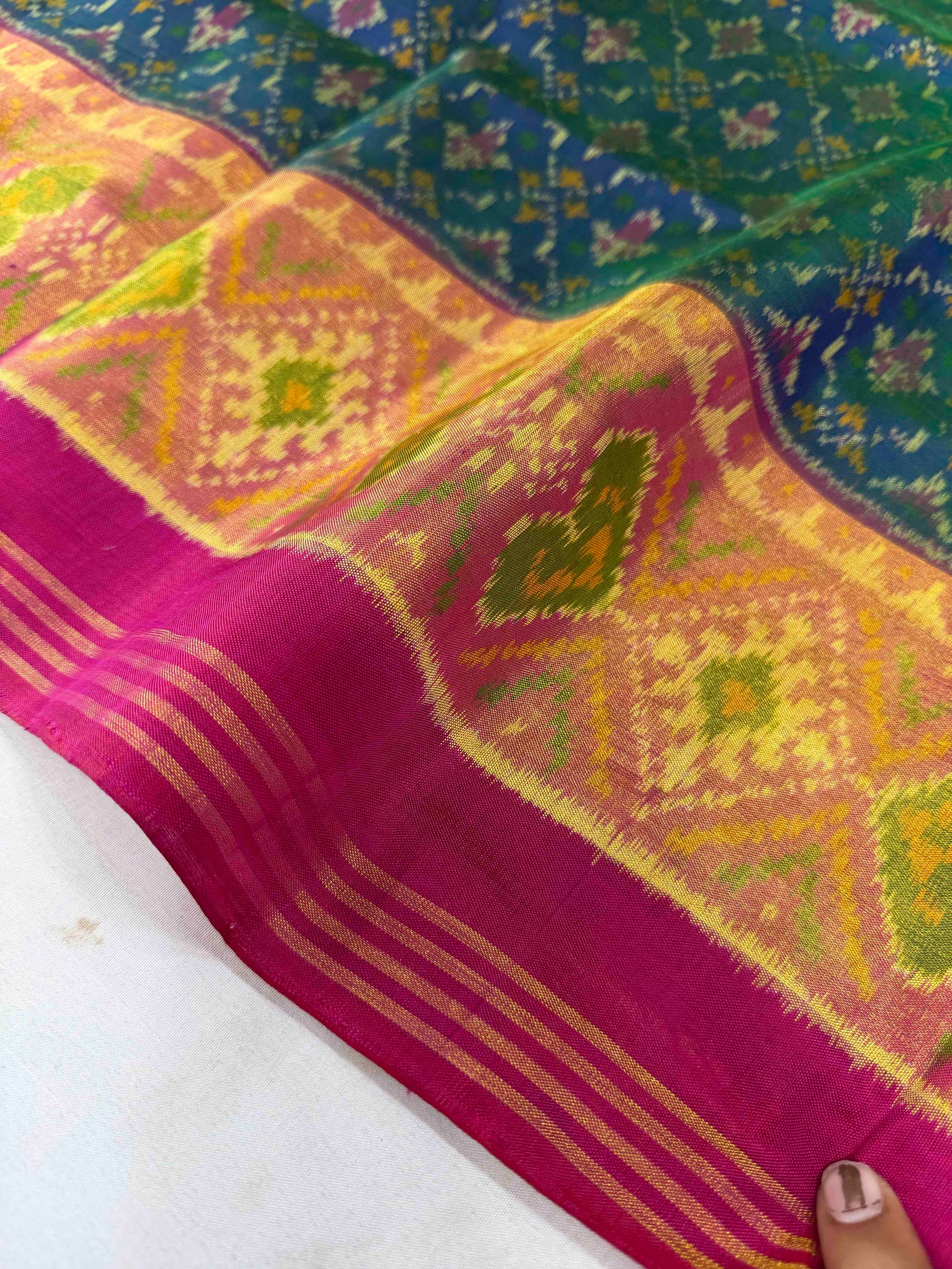 Morepiach & pink Buttonfull Design Hand Woven Rajkot Patola Silk Saree