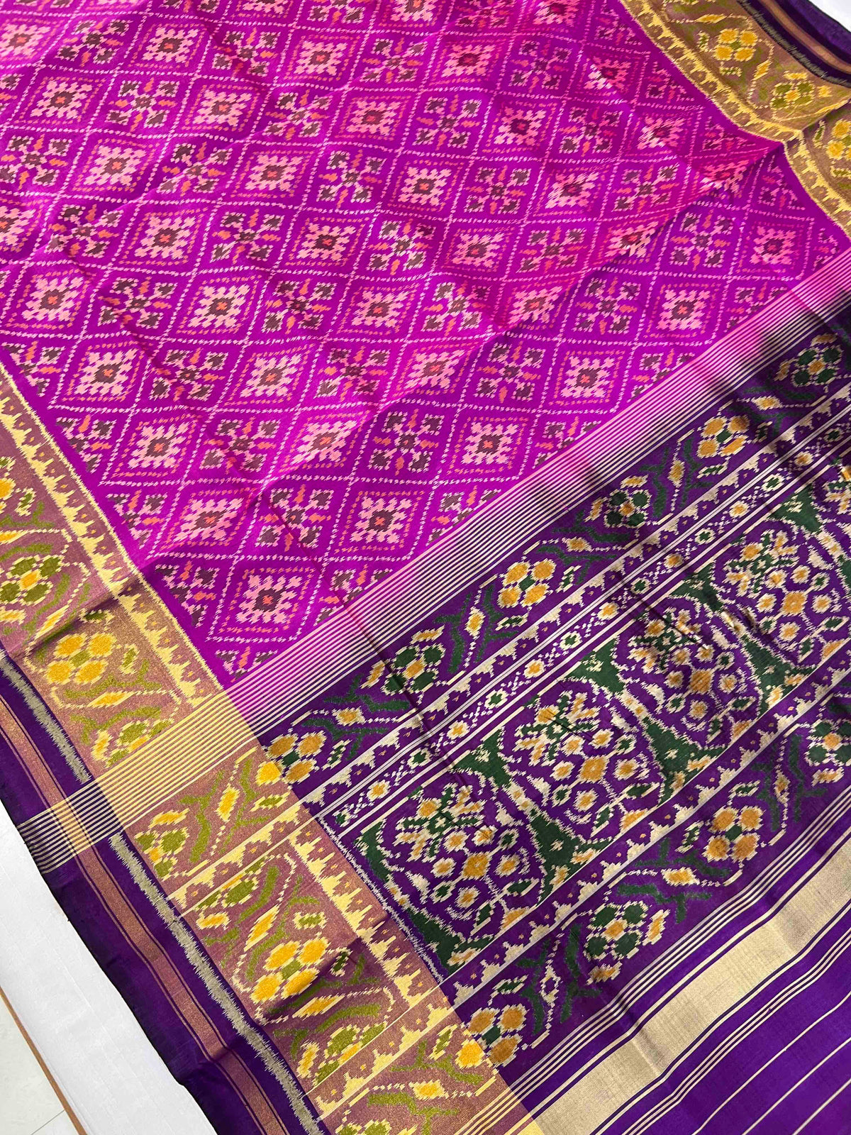 Light With Dark Purple Paanchanda Design Hand Woven Rajkot Patola Silk Saree