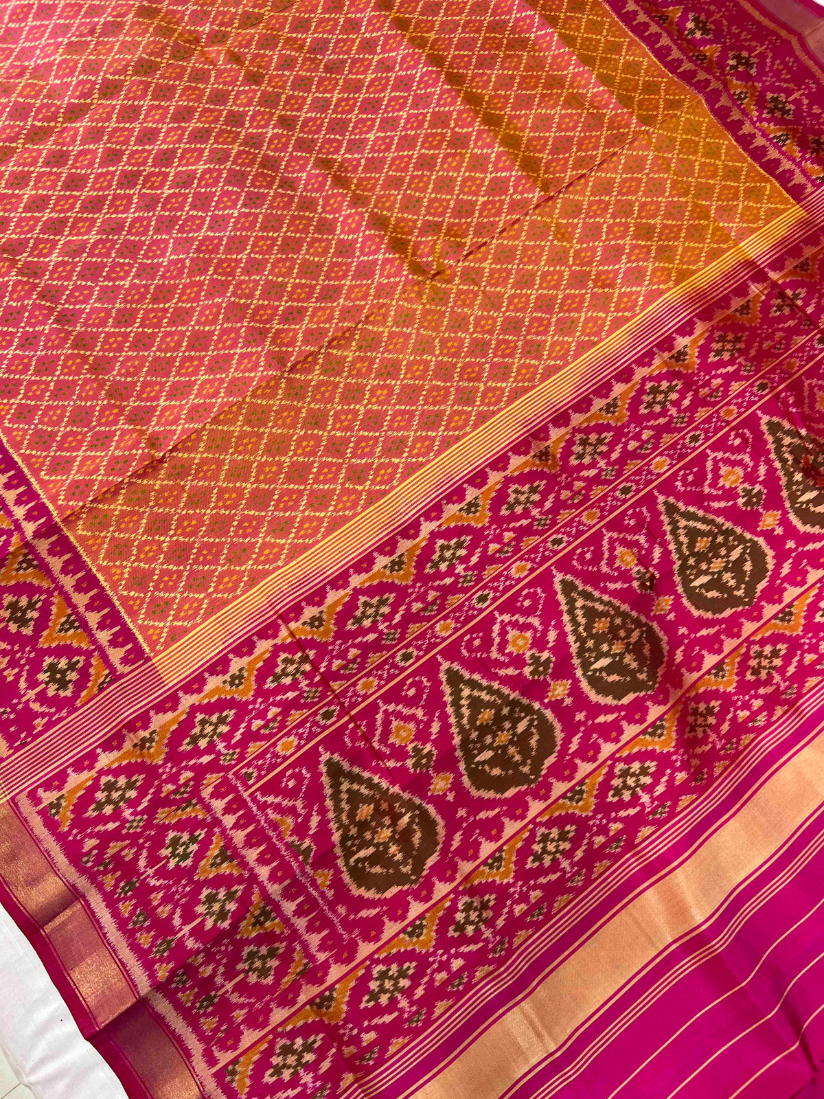 Piach And Pink Daliya Bhat Design Hand Woven Rajkot Patola Silk Saree