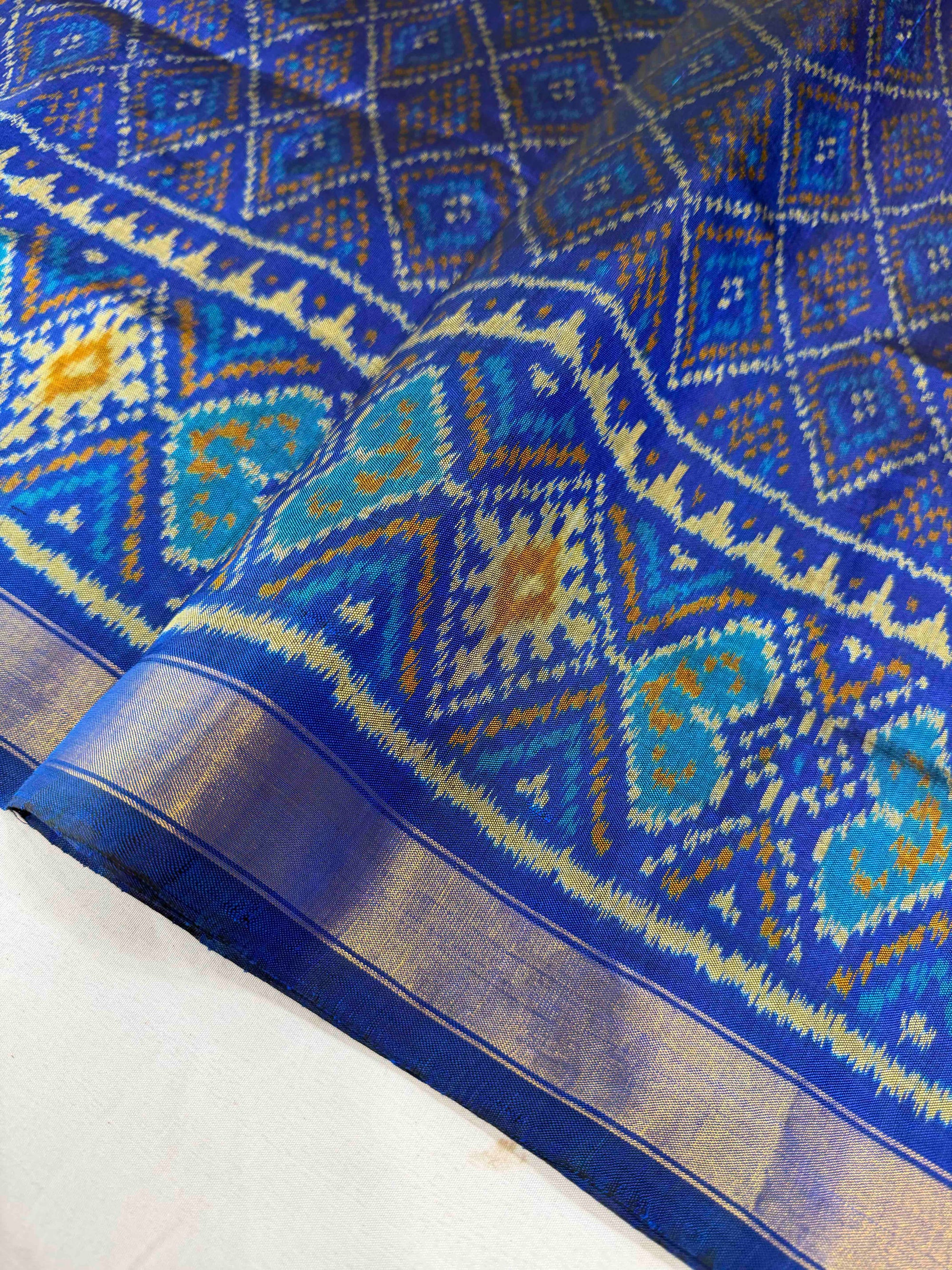 Royal Blue Small Badhani Design Hand Woven Rajkot Patola Silk Saree