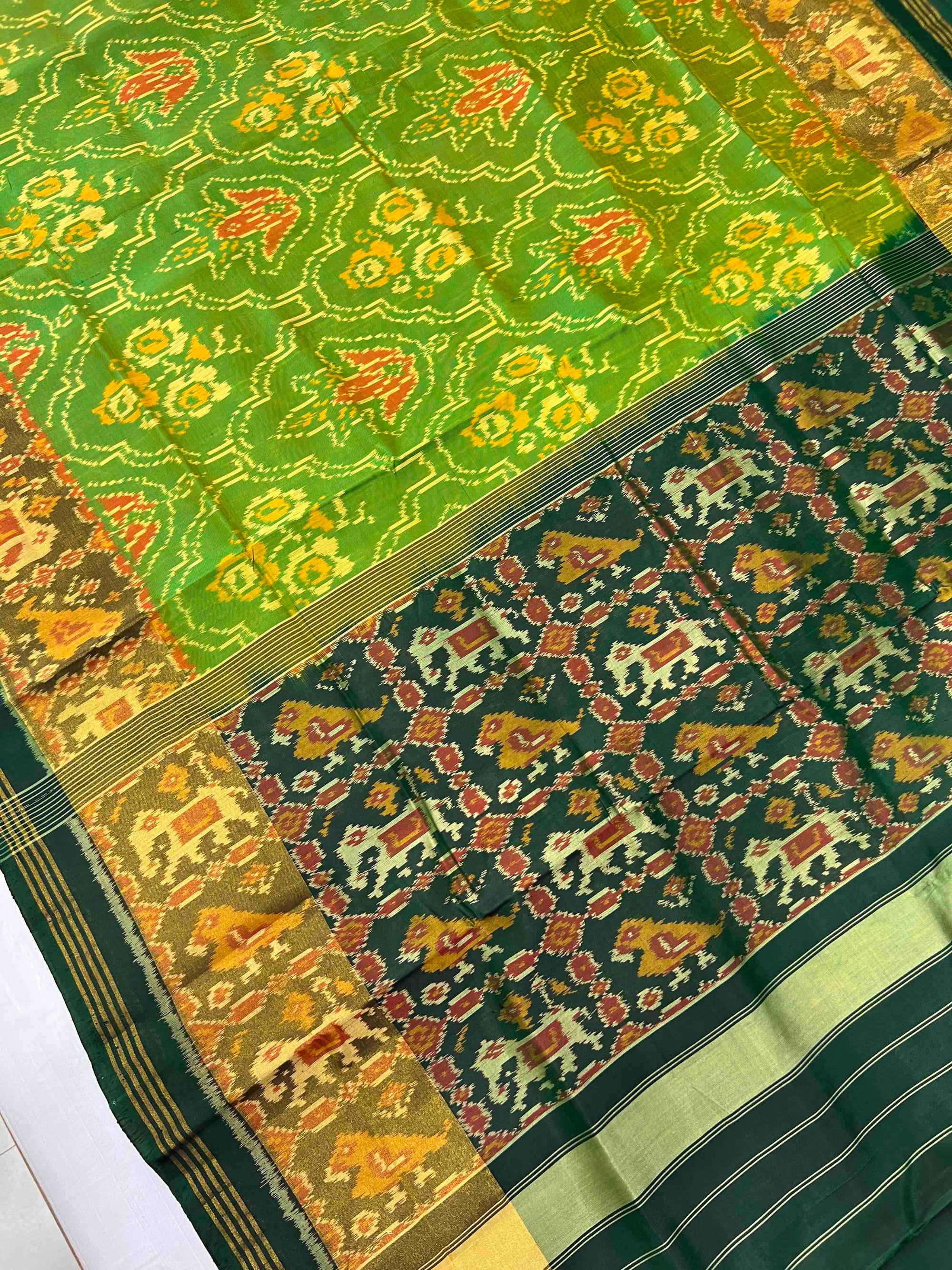Parrot Green With Dark Green Big Motif Design Hand Woven Rajkot Patola Silk Saree