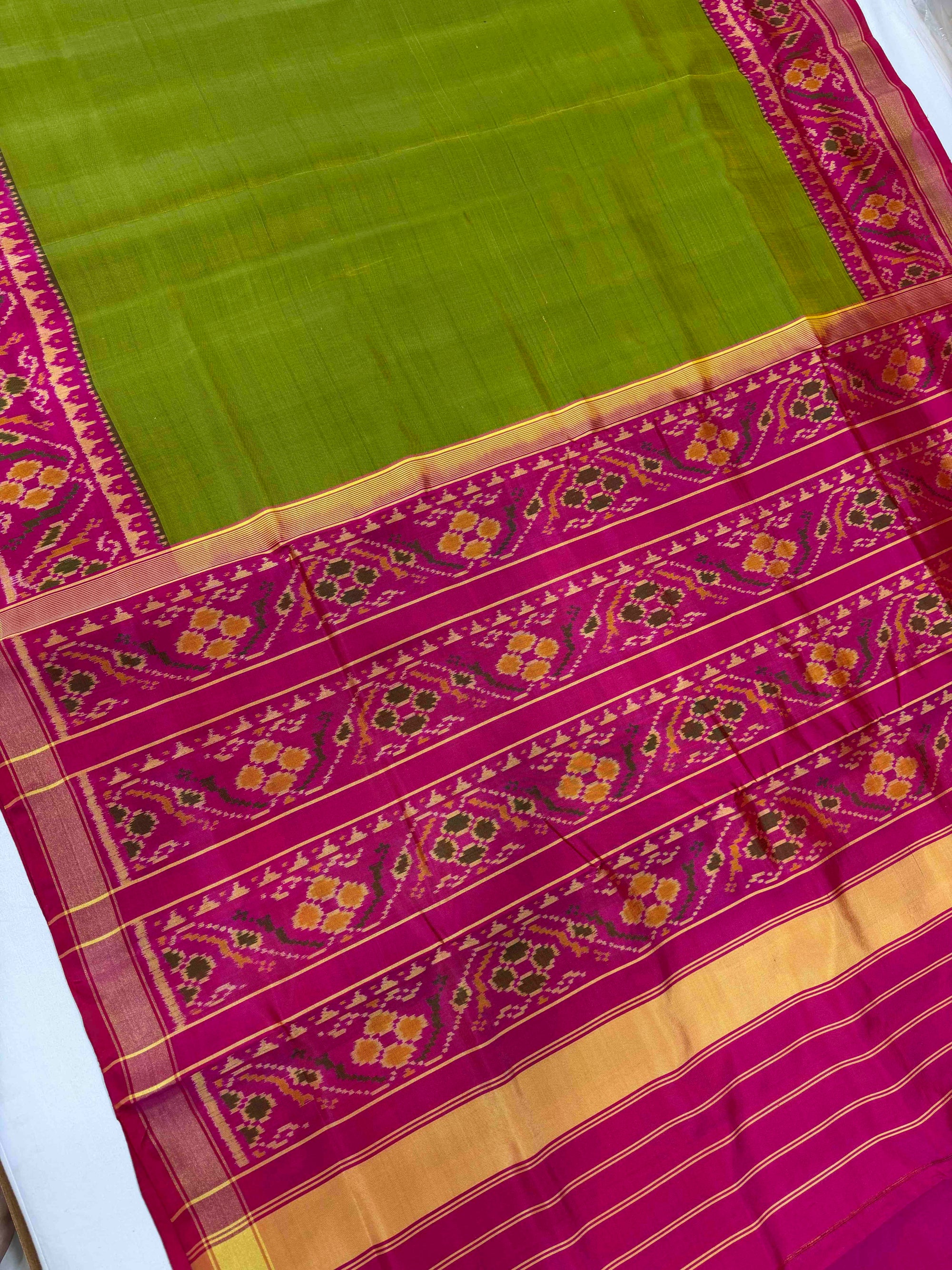 Plain Green with Pink Hand Woven Rajkot Patola Silk Saree