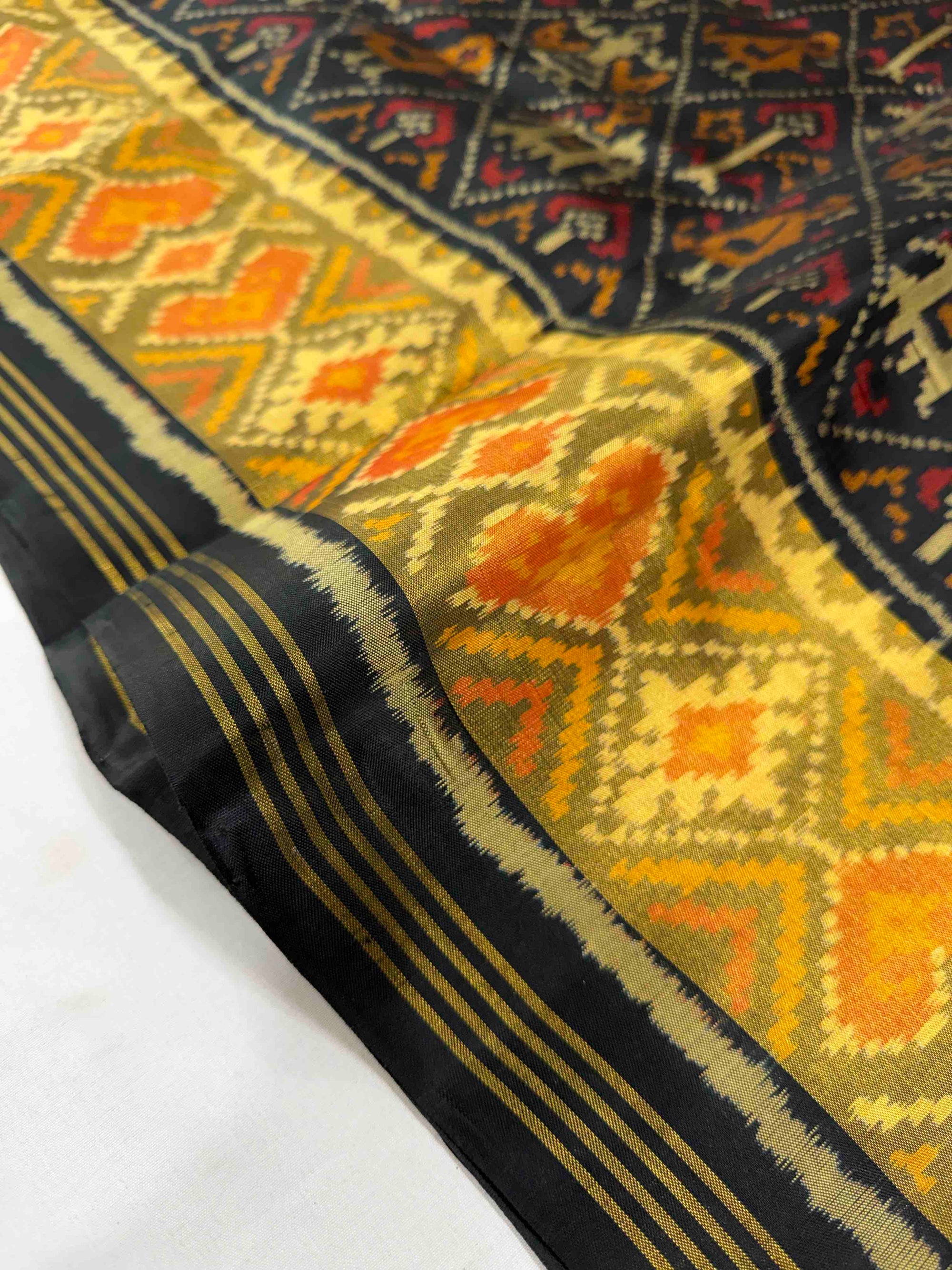 Full Black Narikunj Hand Woven Rajkot Patola Silk Saree