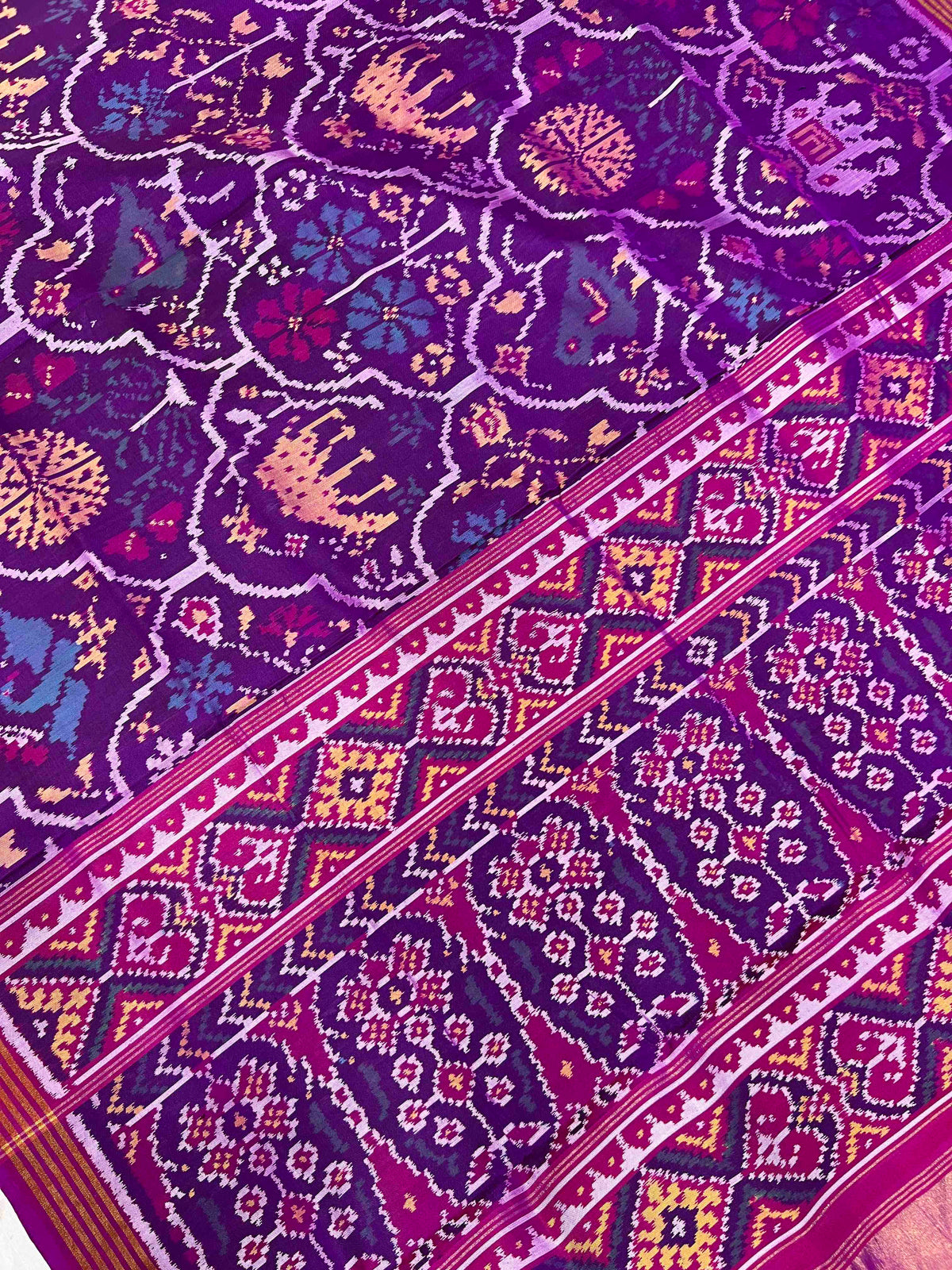 Purple And Pink Big Motifs Design Hand Woven Rajkot Ikat Patola Silk Saree