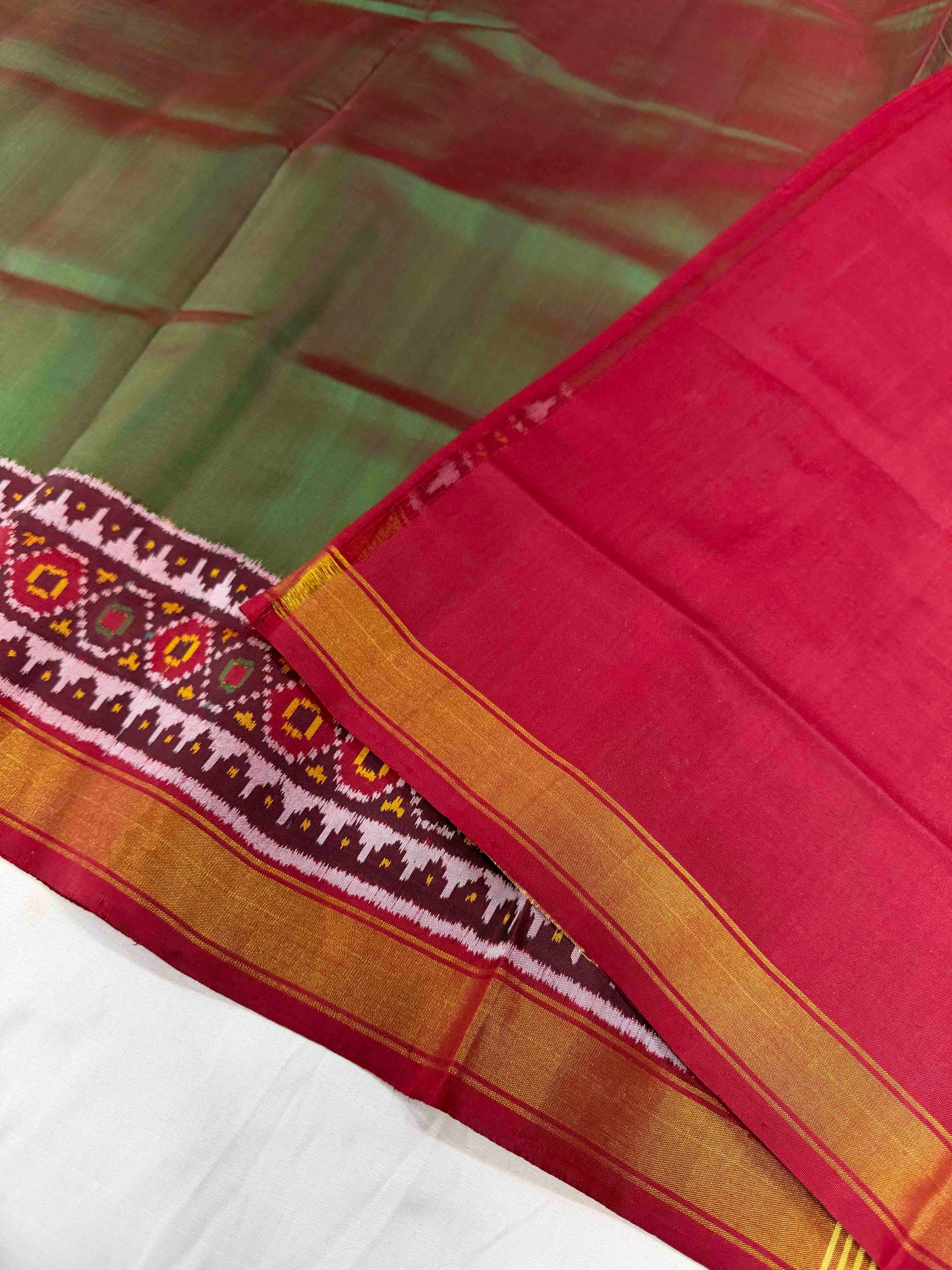 Plain Green With Maroon Hand Woven Rajkot Patola Silk Saree