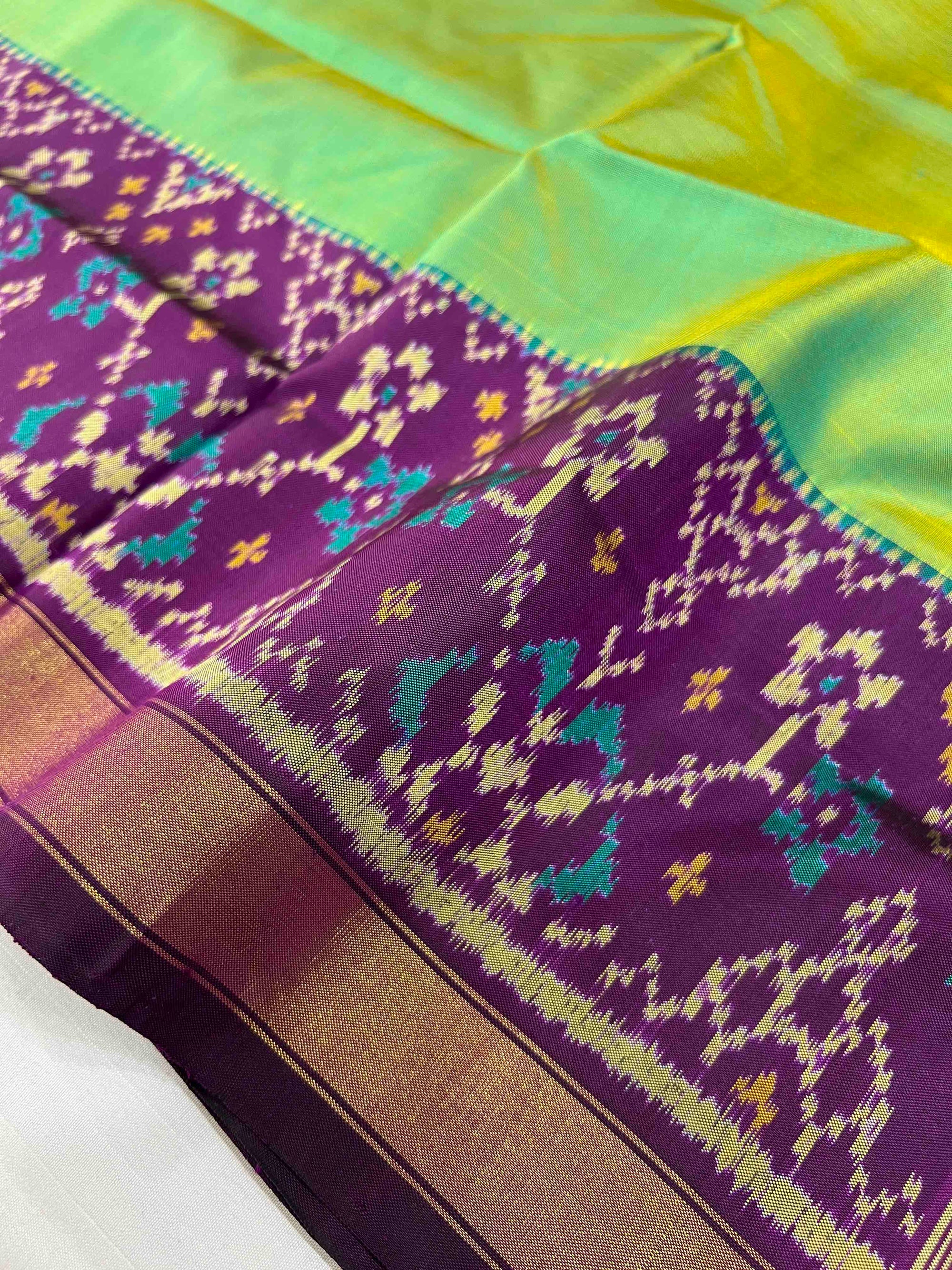 Parot Green With Purple Hand Woven Rajkot Patola Silk Saree