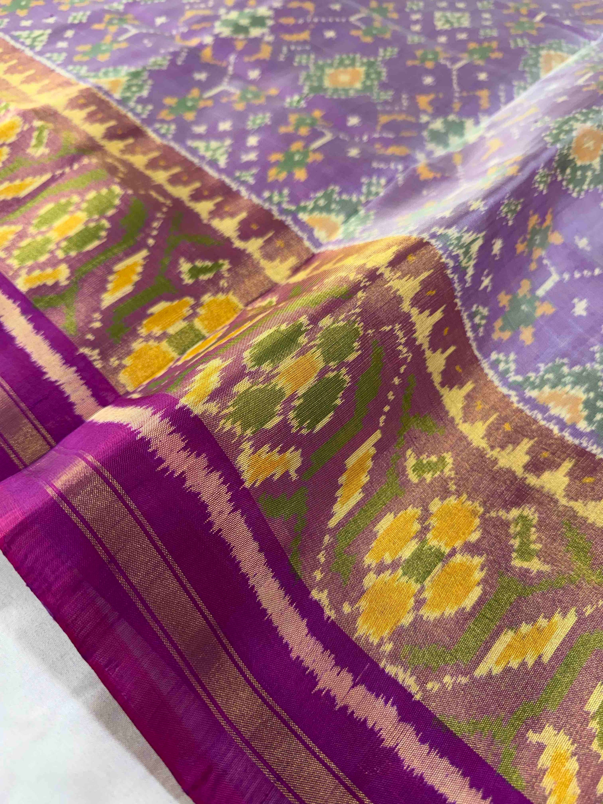 Light Purple & Purple Navratan Hand Woven Rajkot Patola Silk Saree