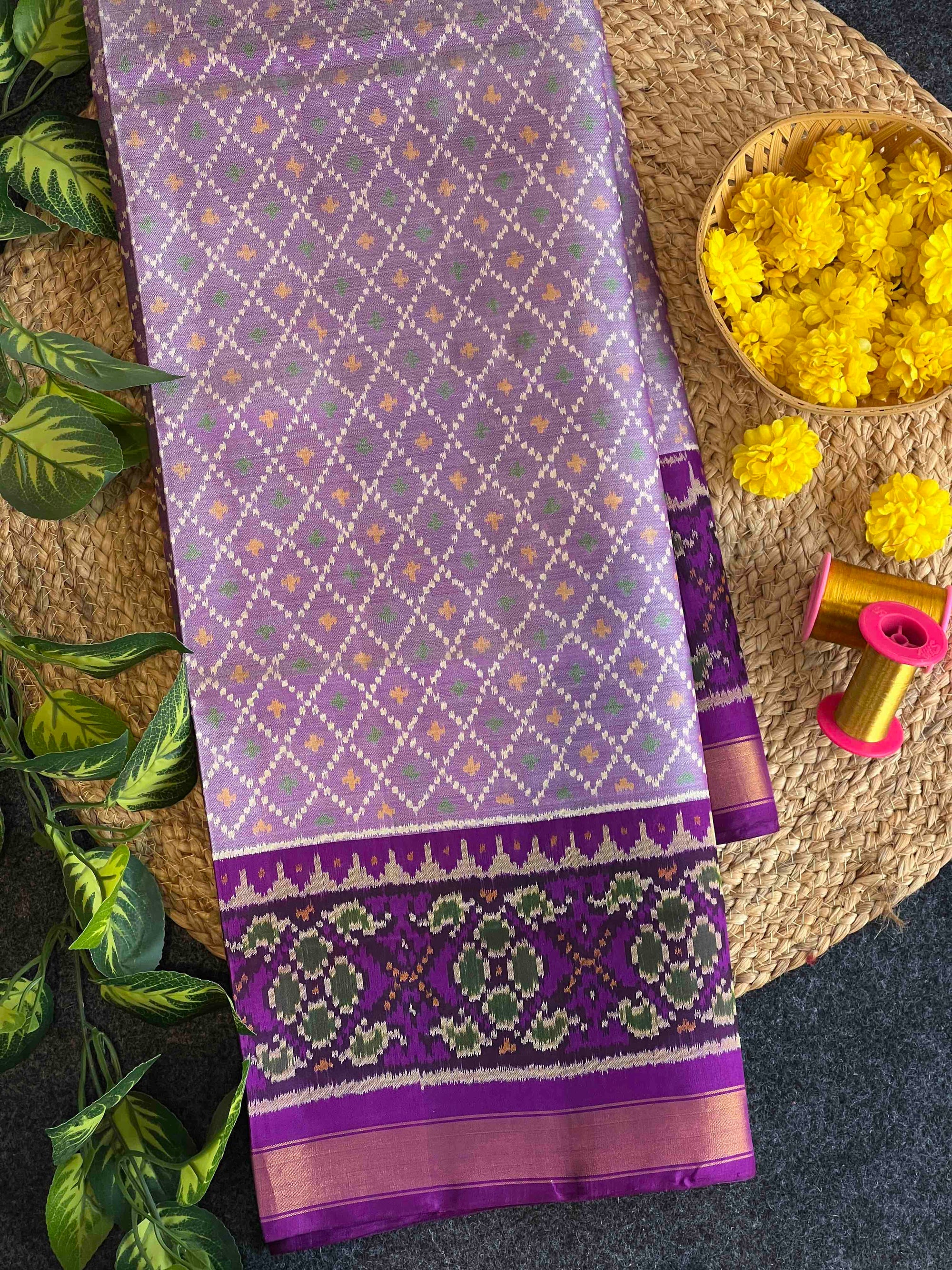 Light Purple With Dark Purple Hand Woven Rajkot Patola Silk Saree
