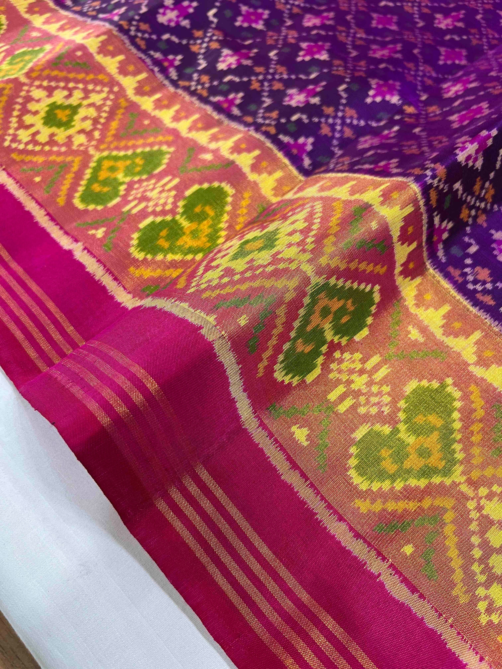 Purple & Pink Buttonful Hand Woven Rajkot Patola Silk Saree