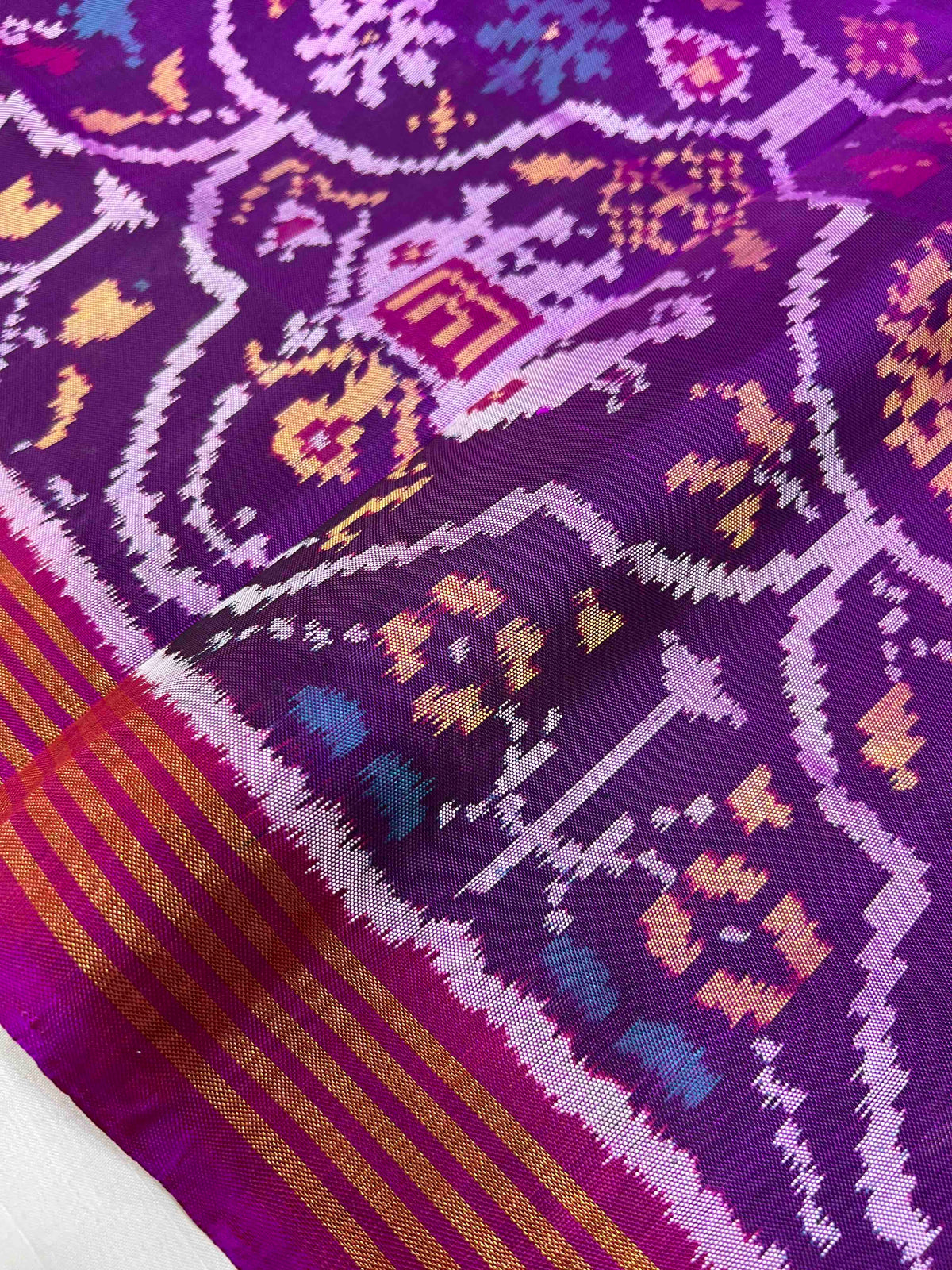 Purple And Pink Big Motifs Design Hand Woven Rajkot Ikat Patola Silk Saree