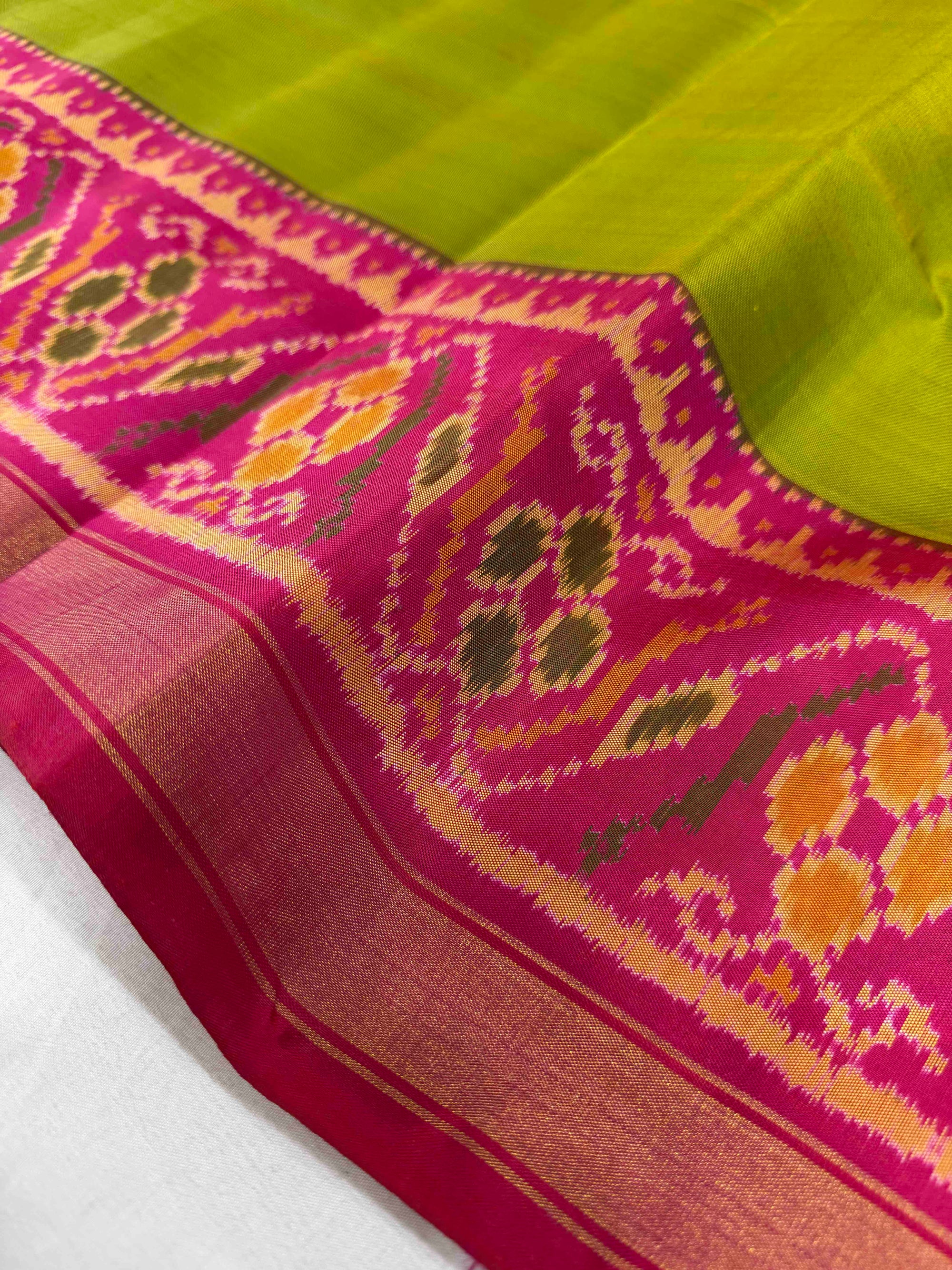 Plain Green with Pink Hand Woven Rajkot Patola Silk Saree