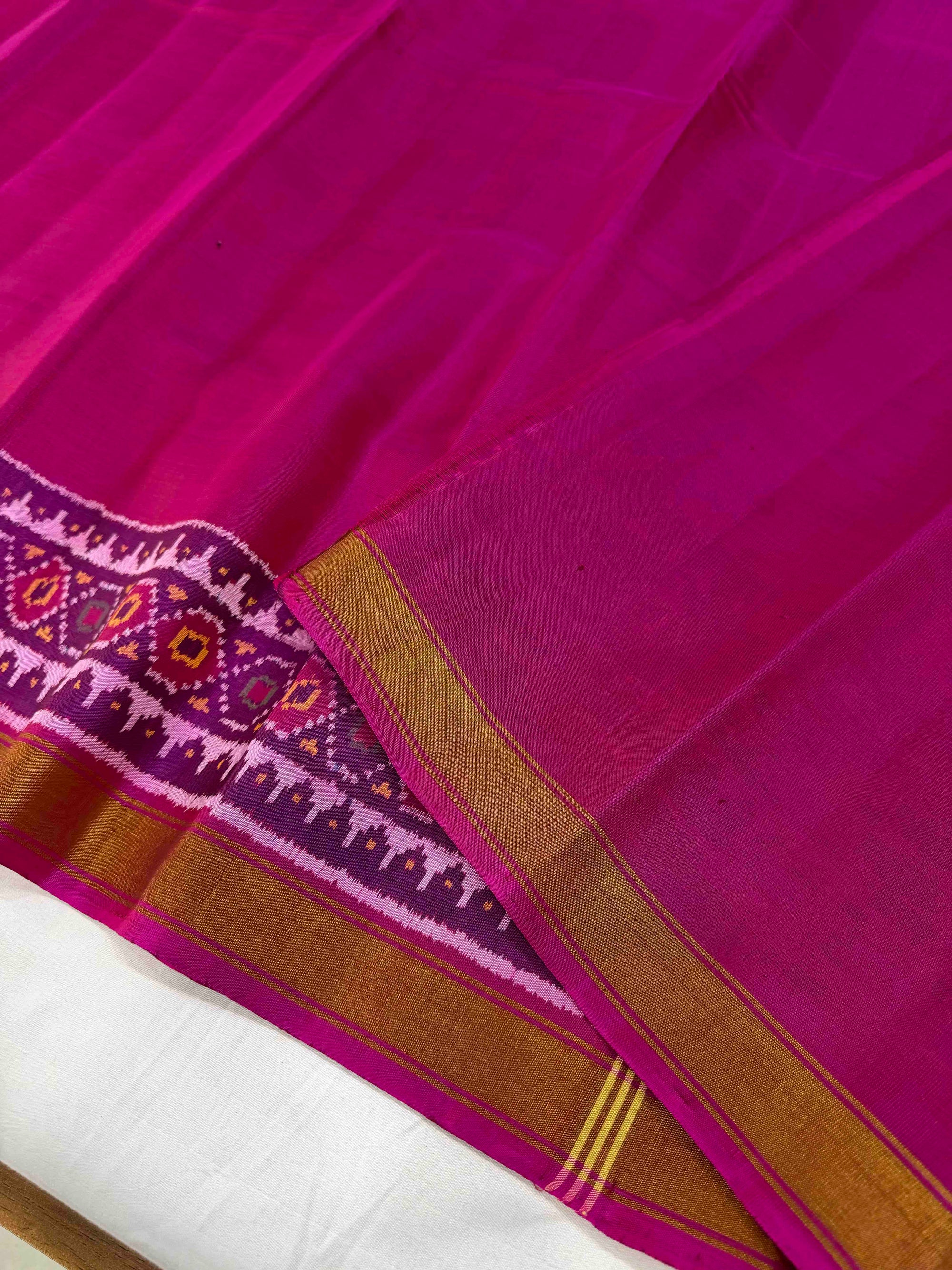 Plain Pink With Maroon Hand Woven Rajkot Patola Silk Saree