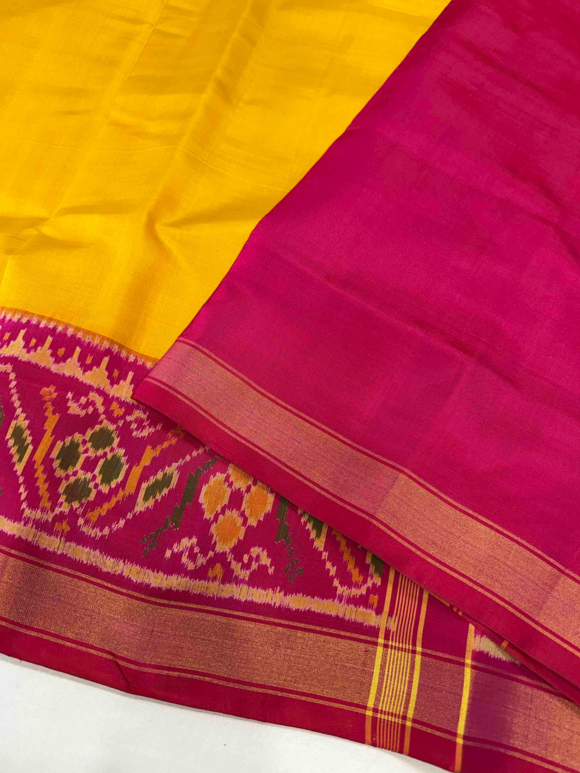 Plain Yellow with Pink Hand Woven Rajkot Patola Silk Saree