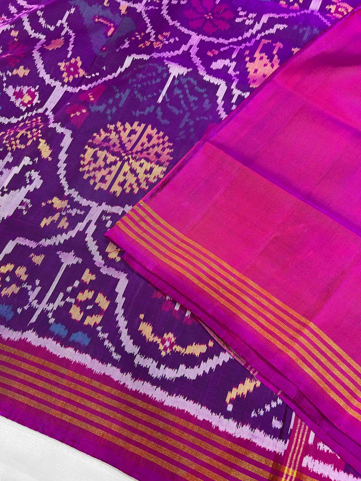 Purple And Pink Big Motifs Design Hand Woven Rajkot Ikat Patola Silk Saree