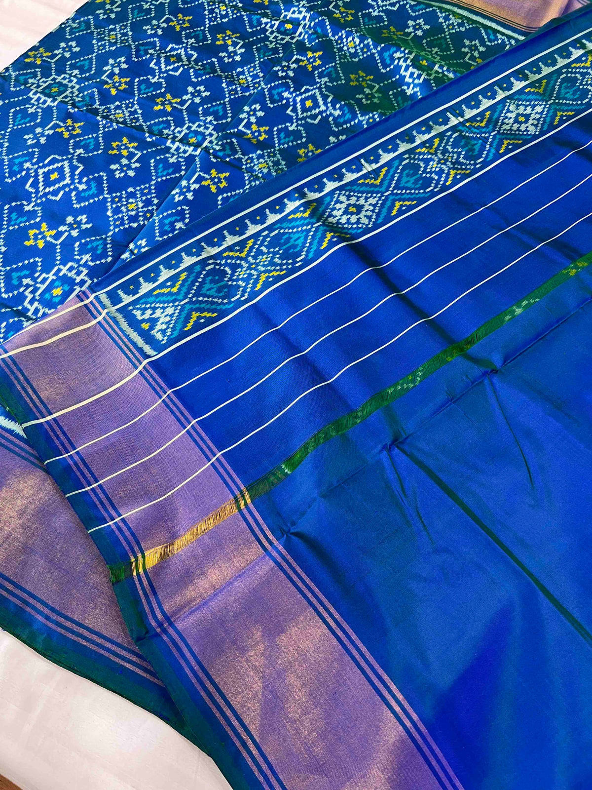 Full Blue ManeckChok Design Hand Woven Rajkot Patola Silk Saree