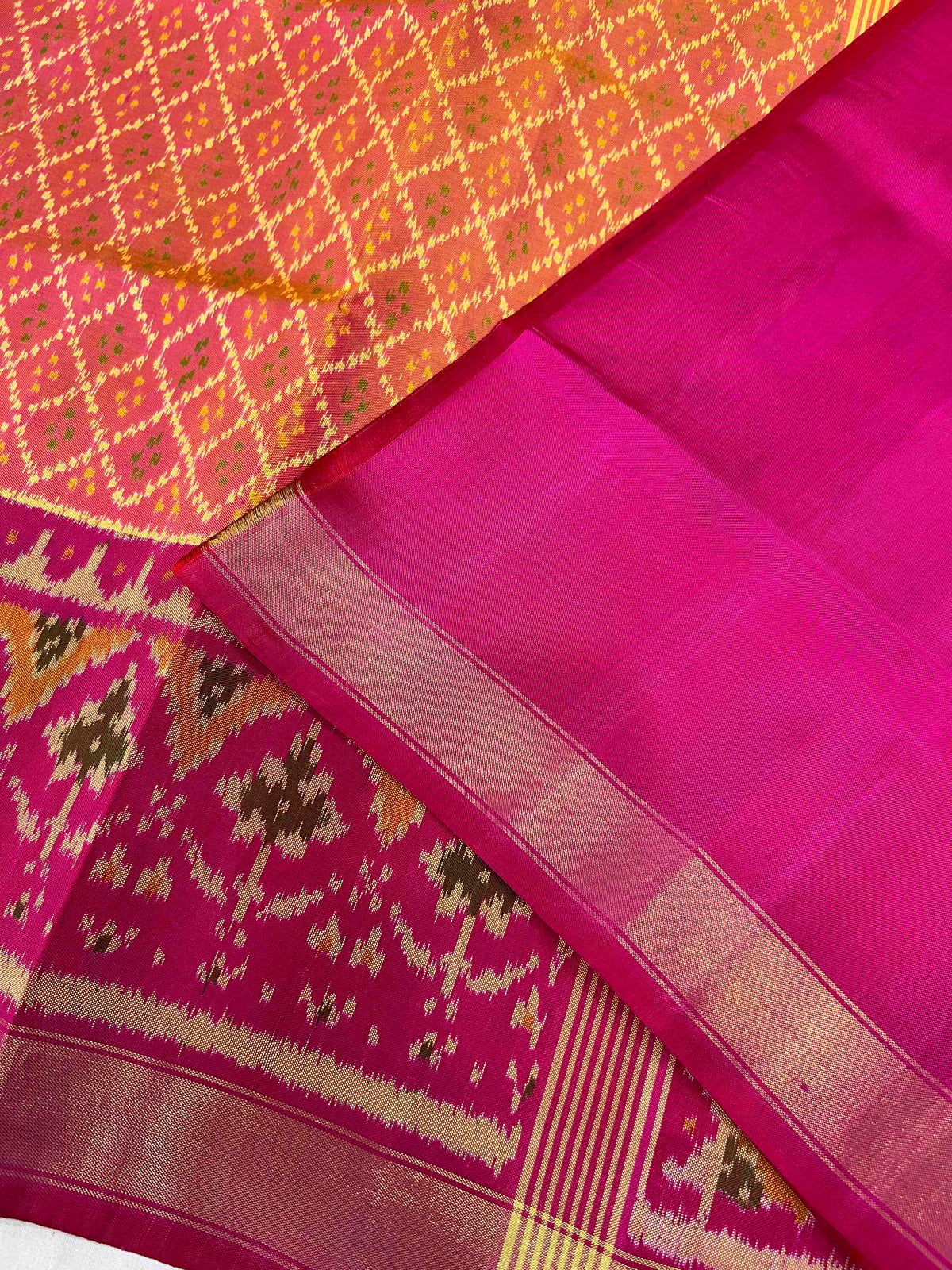 Piach And Pink Daliya Bhat Design Hand Woven Rajkot Patola Silk Saree