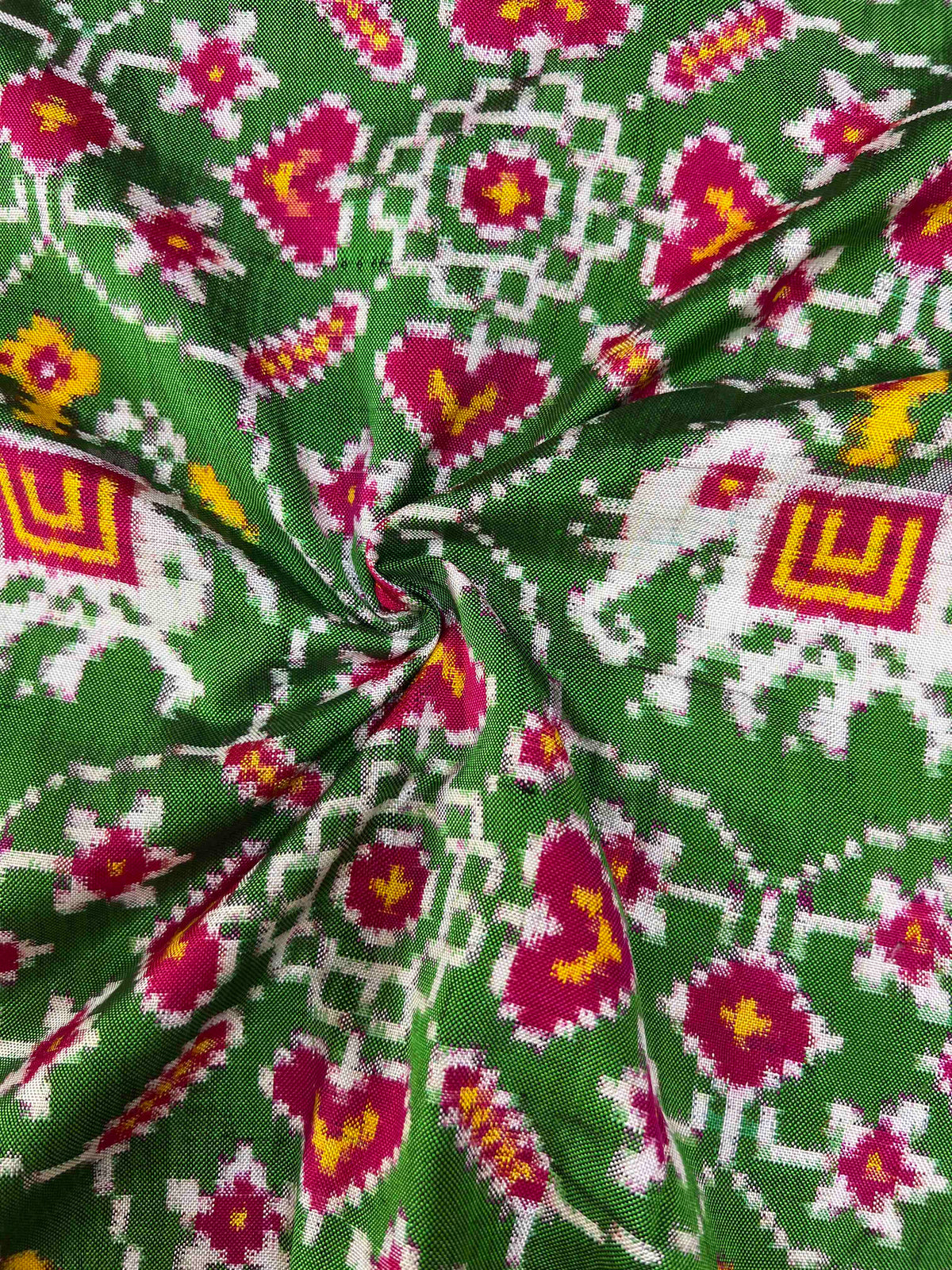 Green And Pink Manekchok With Elephent Pure Hand Woven Double Ikat Patola Silk Saree