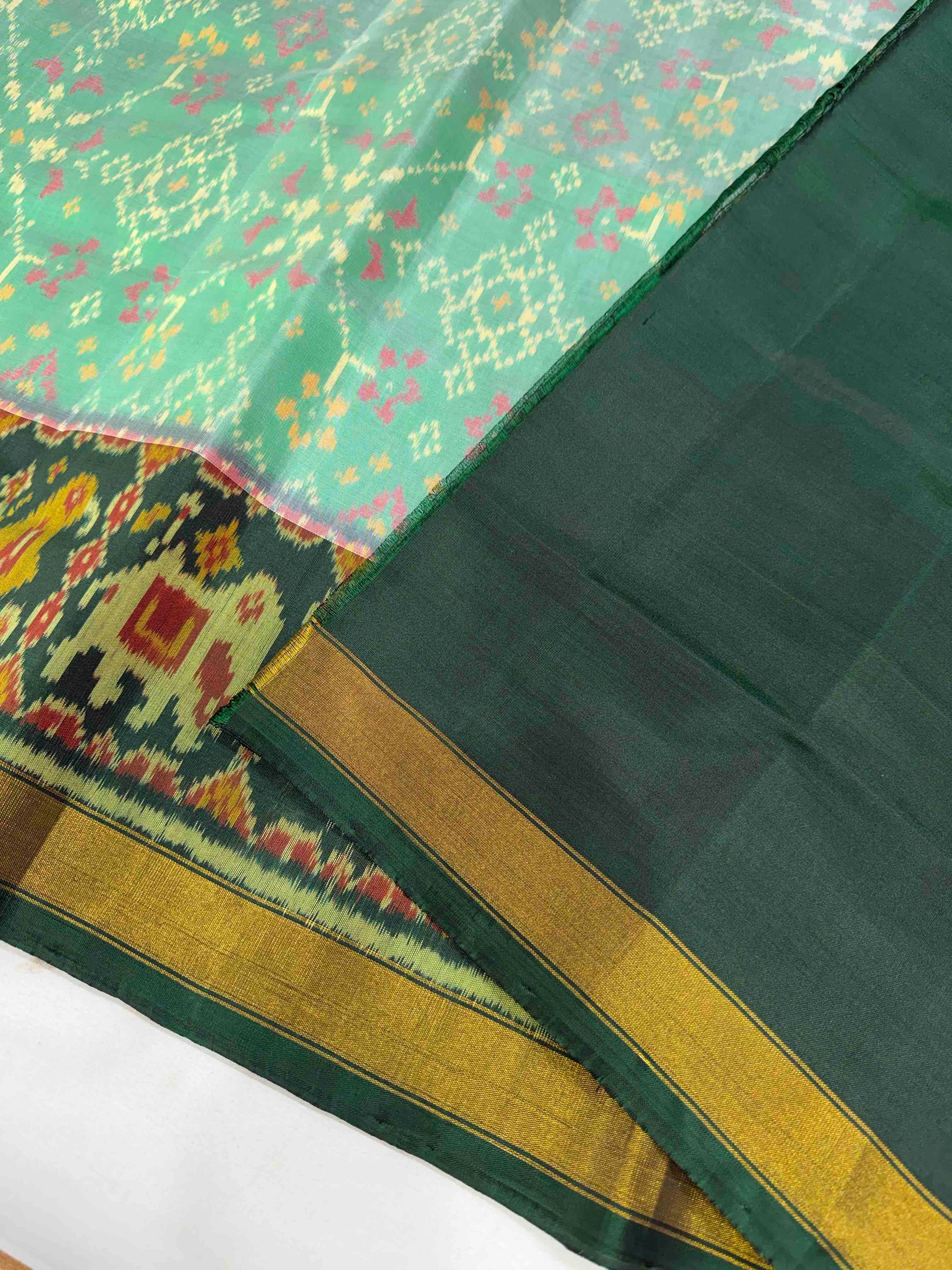 Light Green With Dark Green Hand Woven Rajkot Patola Silk Saree