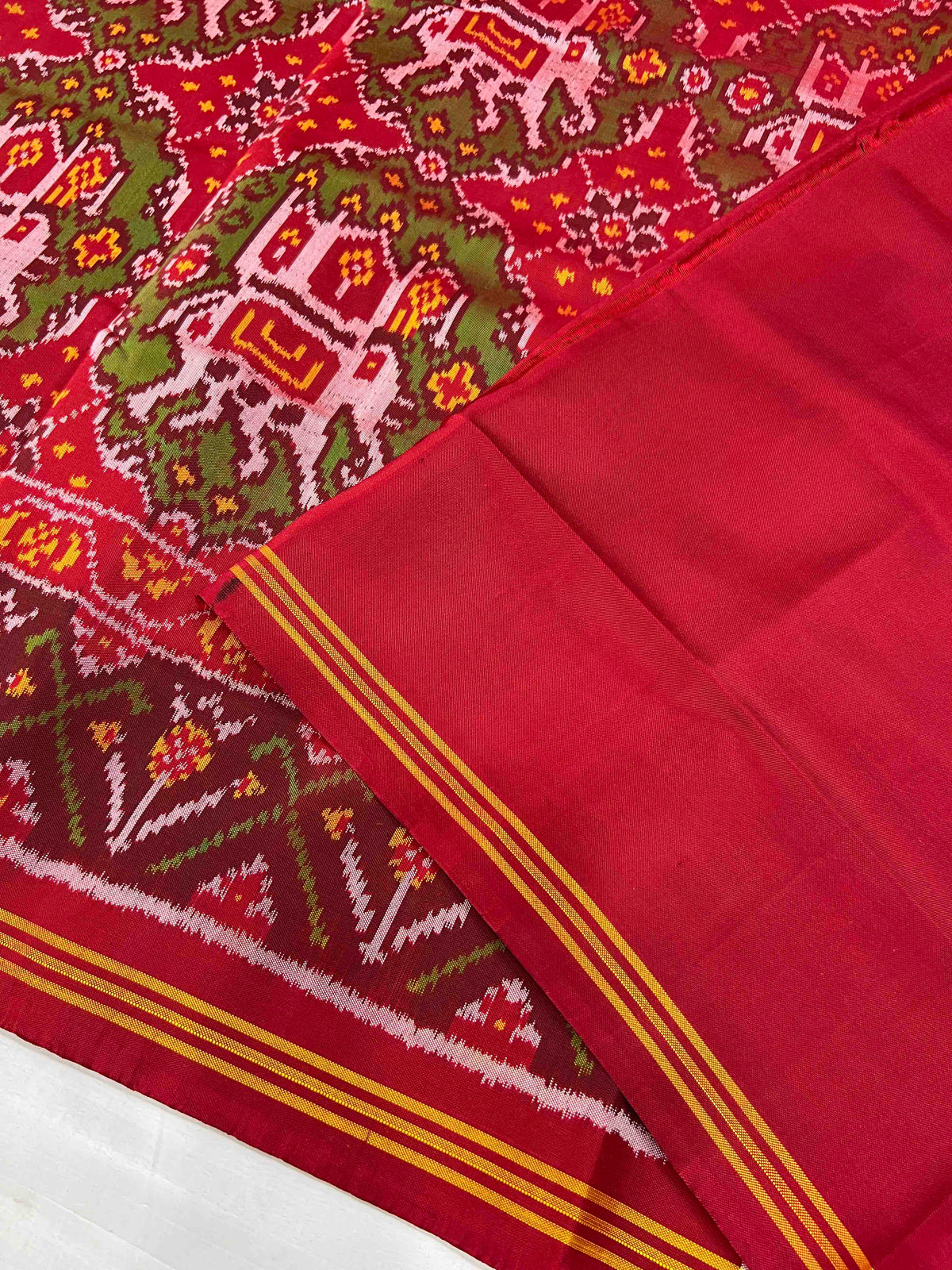 Green & Red Chabdi Elephent Design Hand Woven Rajkot Ikat Patola Silk Saree