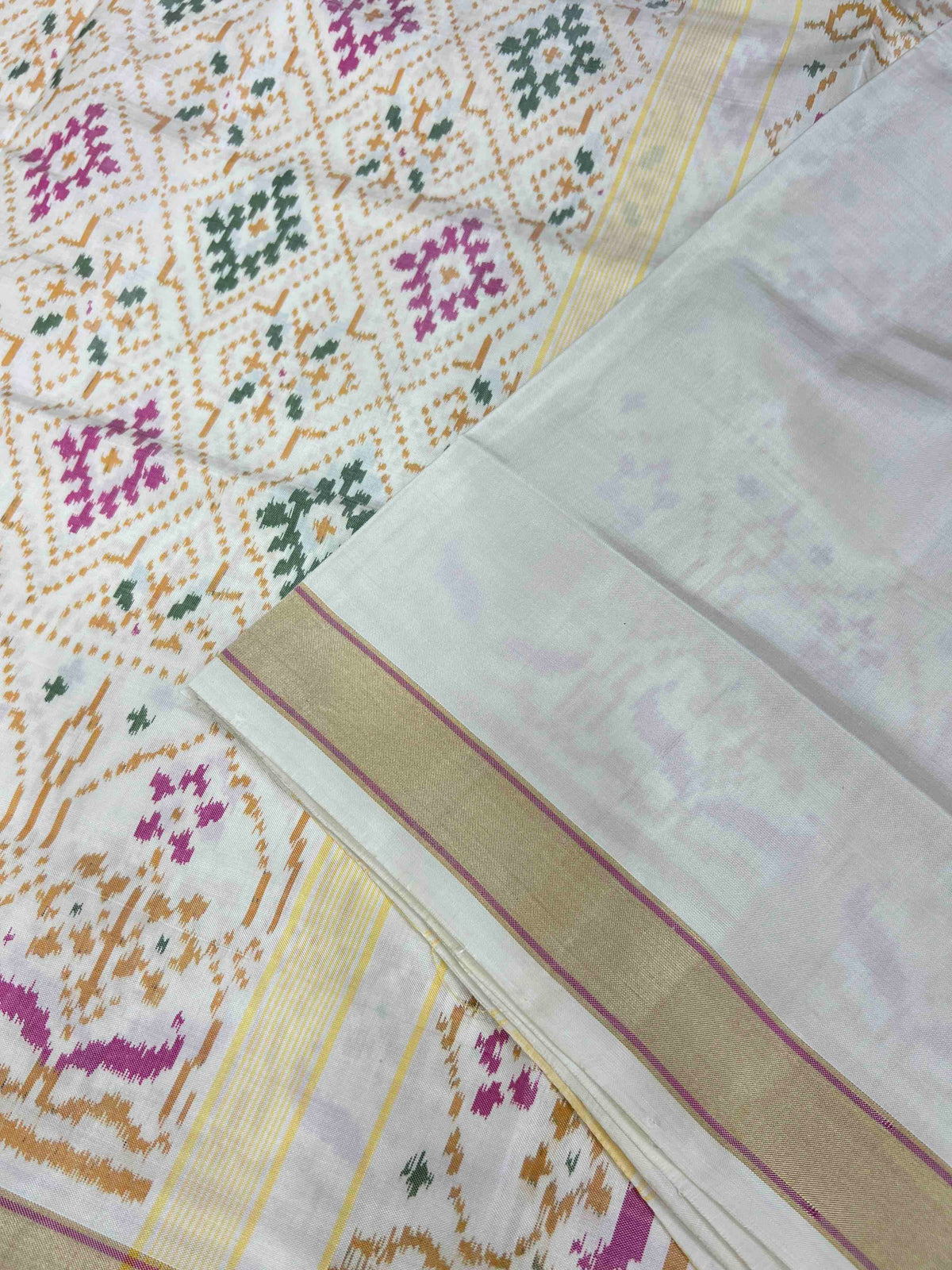 Full White Paanchanda Design Hand Woven Rajkot Patola Silk Saree