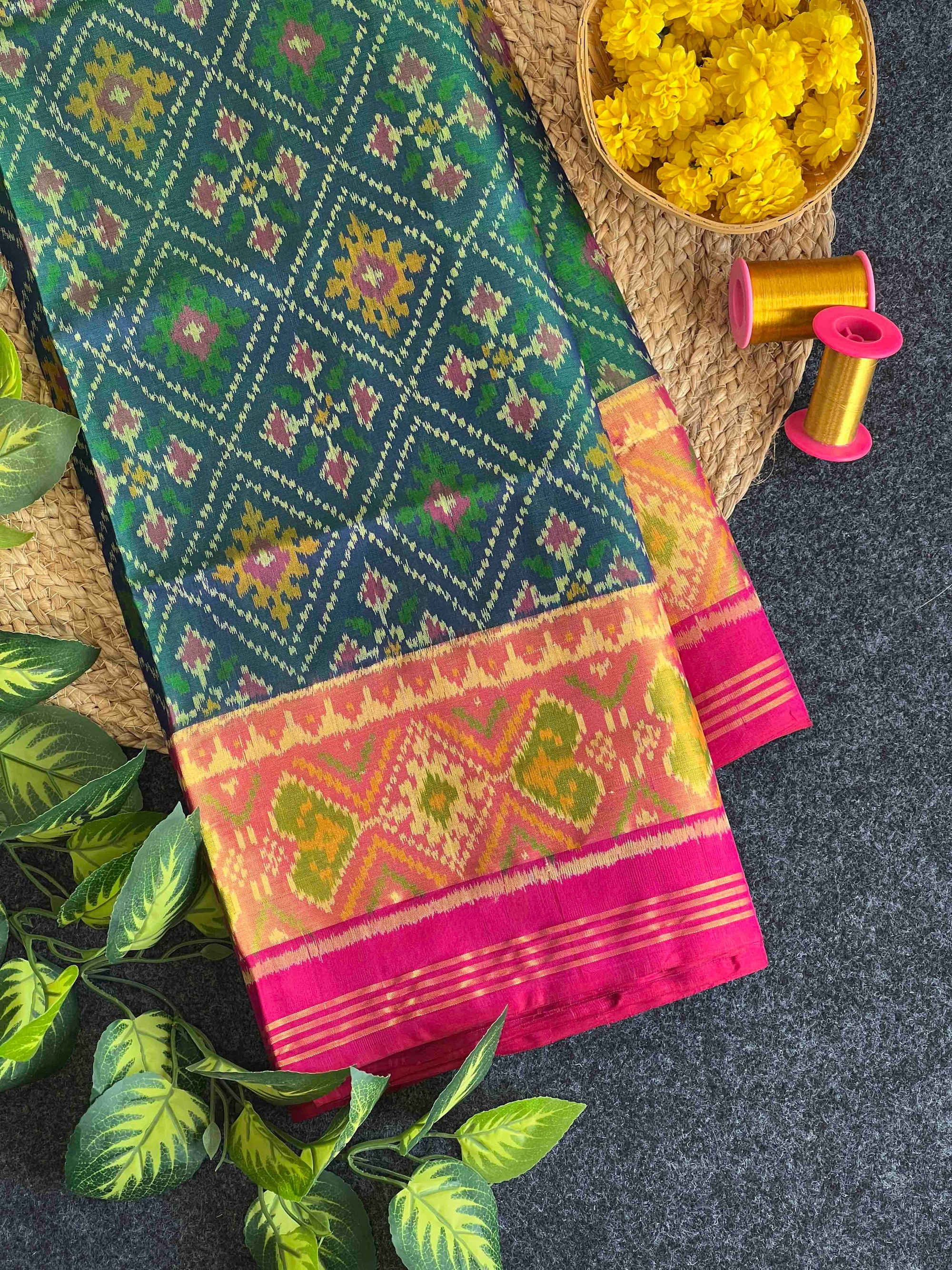 Pan-Chanda Traditional Design Handwoven Patola Silk Saree