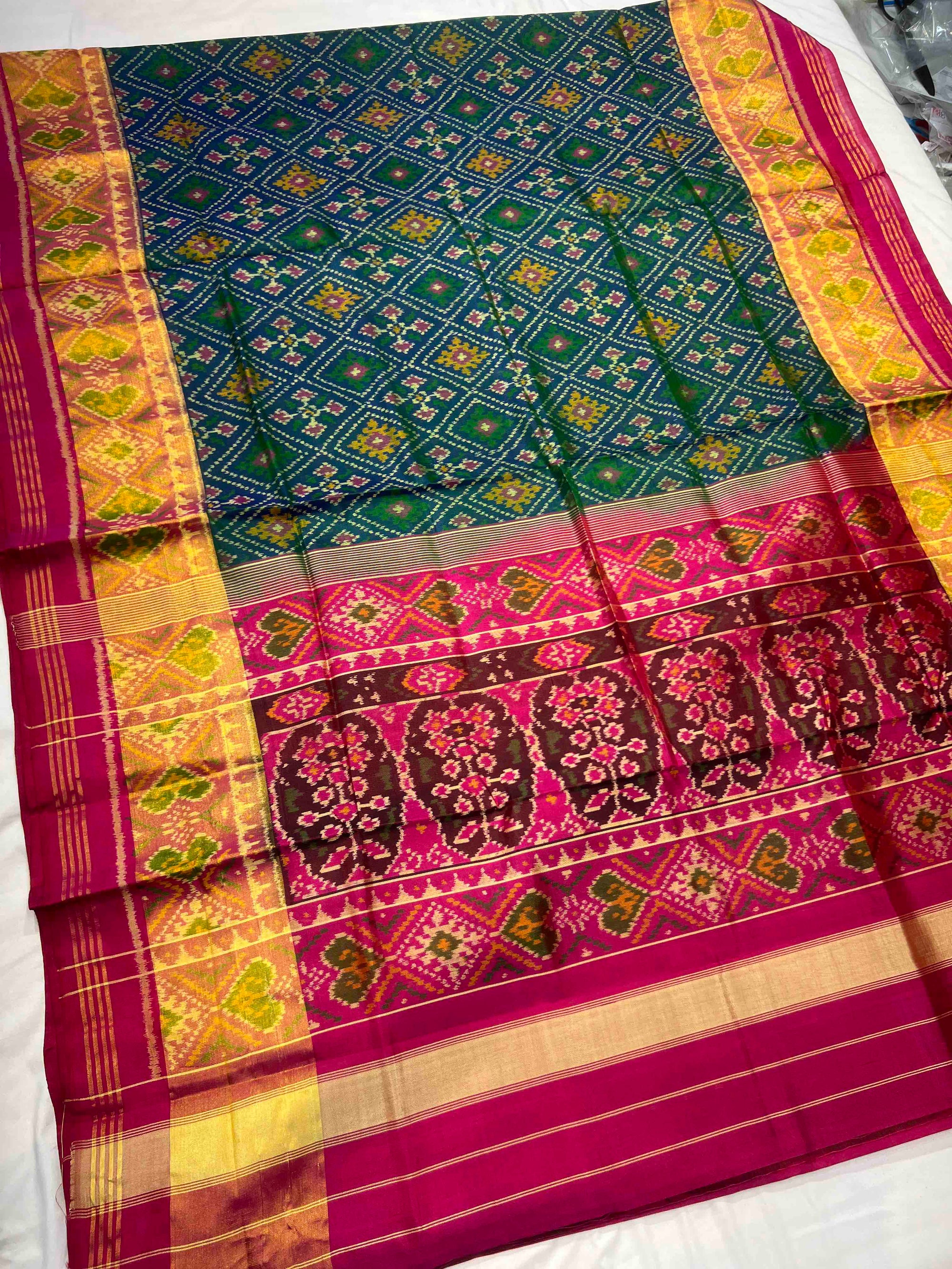 Pan-Chanda Traditional Design Handwoven Patola Silk Saree