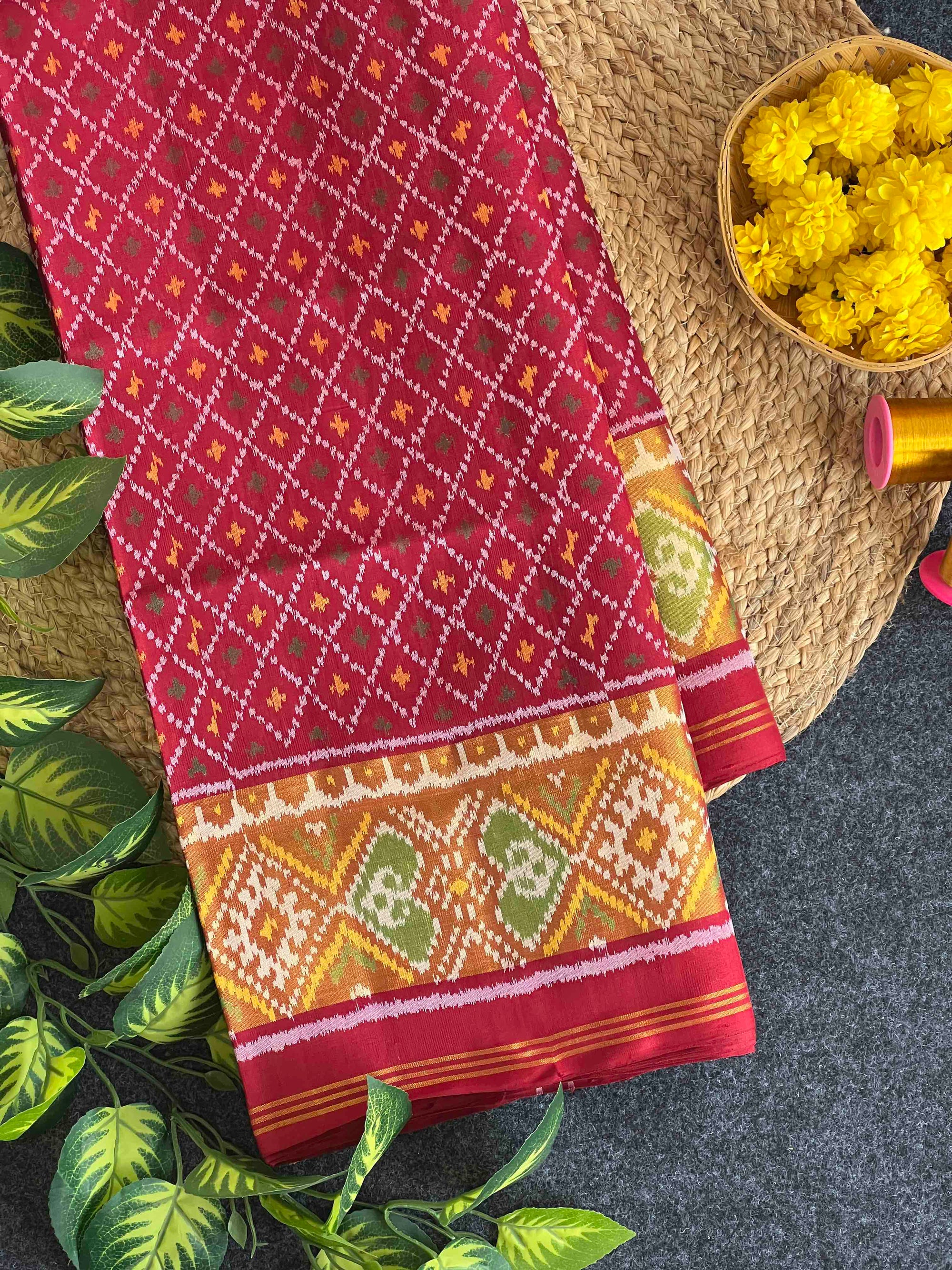 Full Red Daliya Bhat Design Hand Woven Rajkot Patola Silk Saree