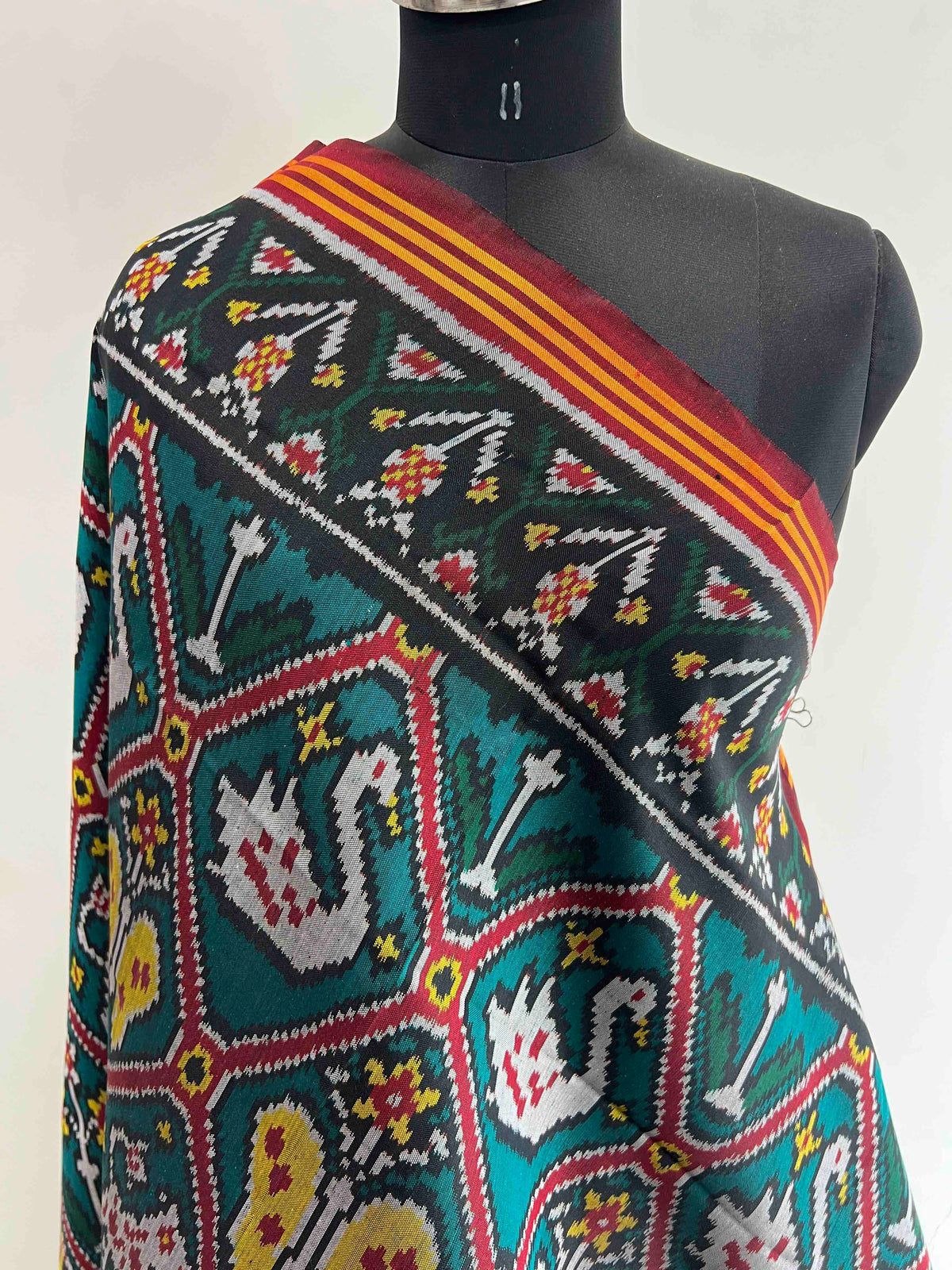 Sea Green & Red Big Narikunj Design Hand Woven Rajkot ikat Patola Dupatta