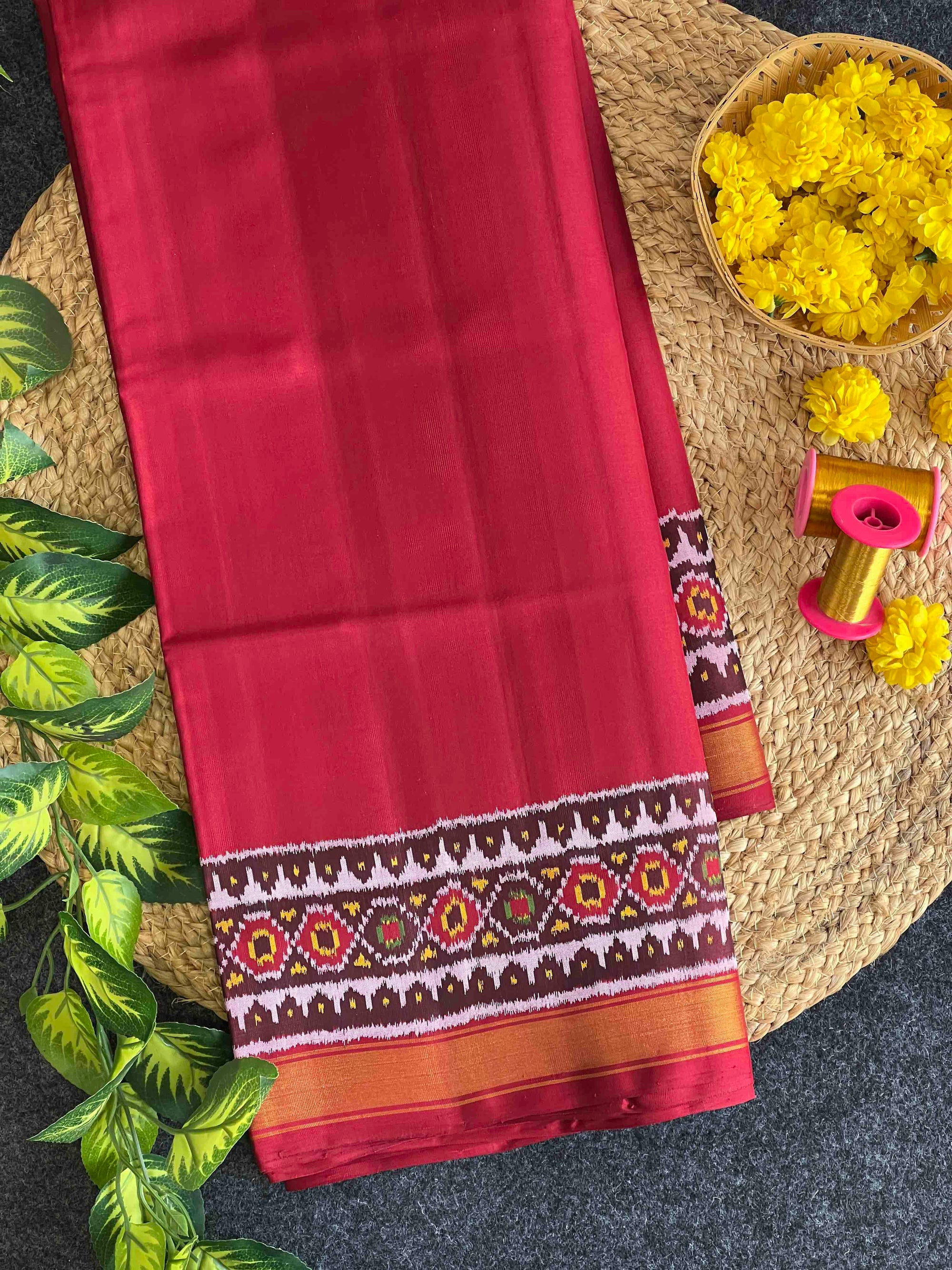 Plain Red With Maroon Hand Woven Rajkot Patola Silk Saree