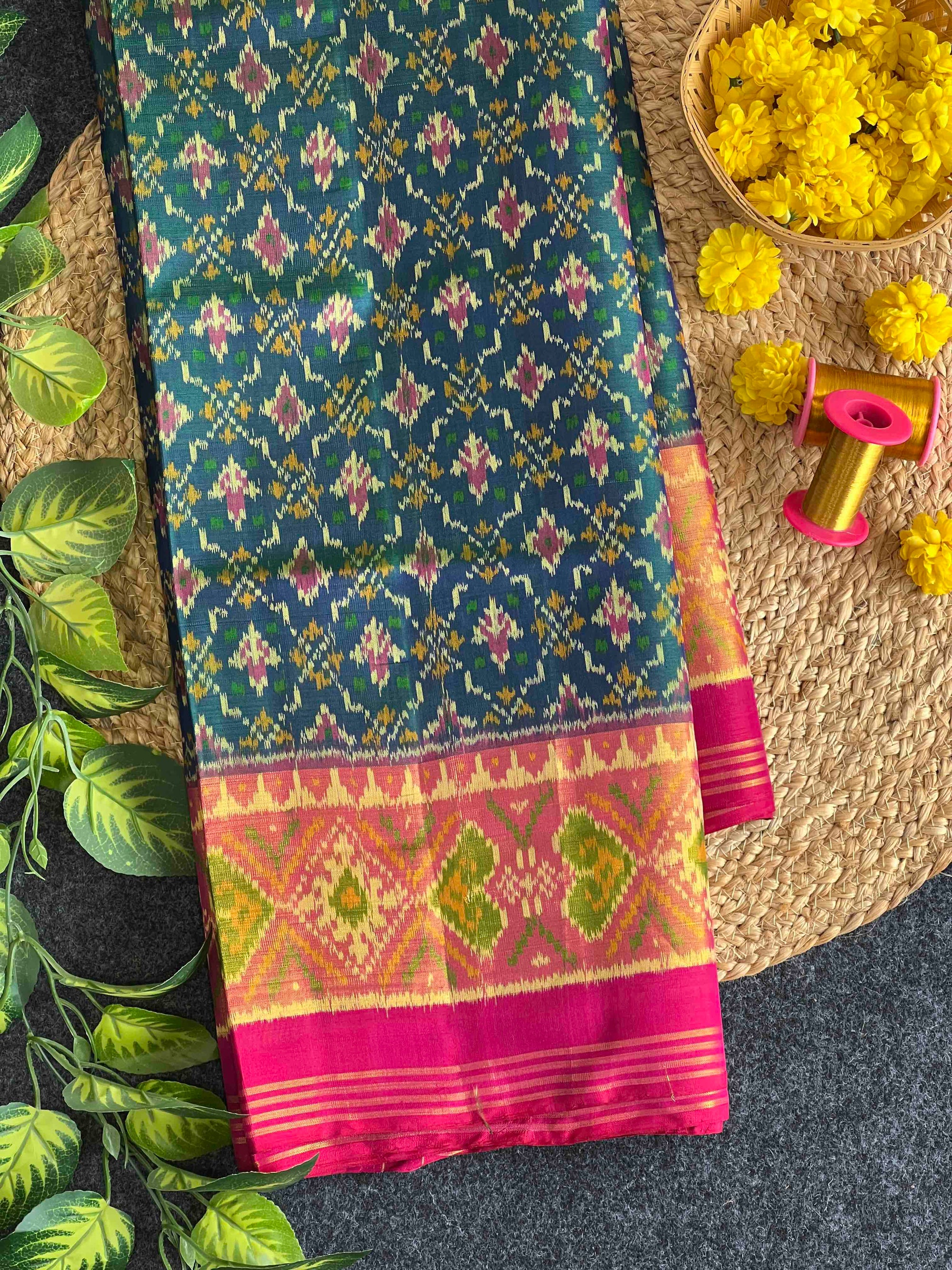 Morepiach & pink Buttonfull Design Hand Woven Rajkot Patola Silk Saree