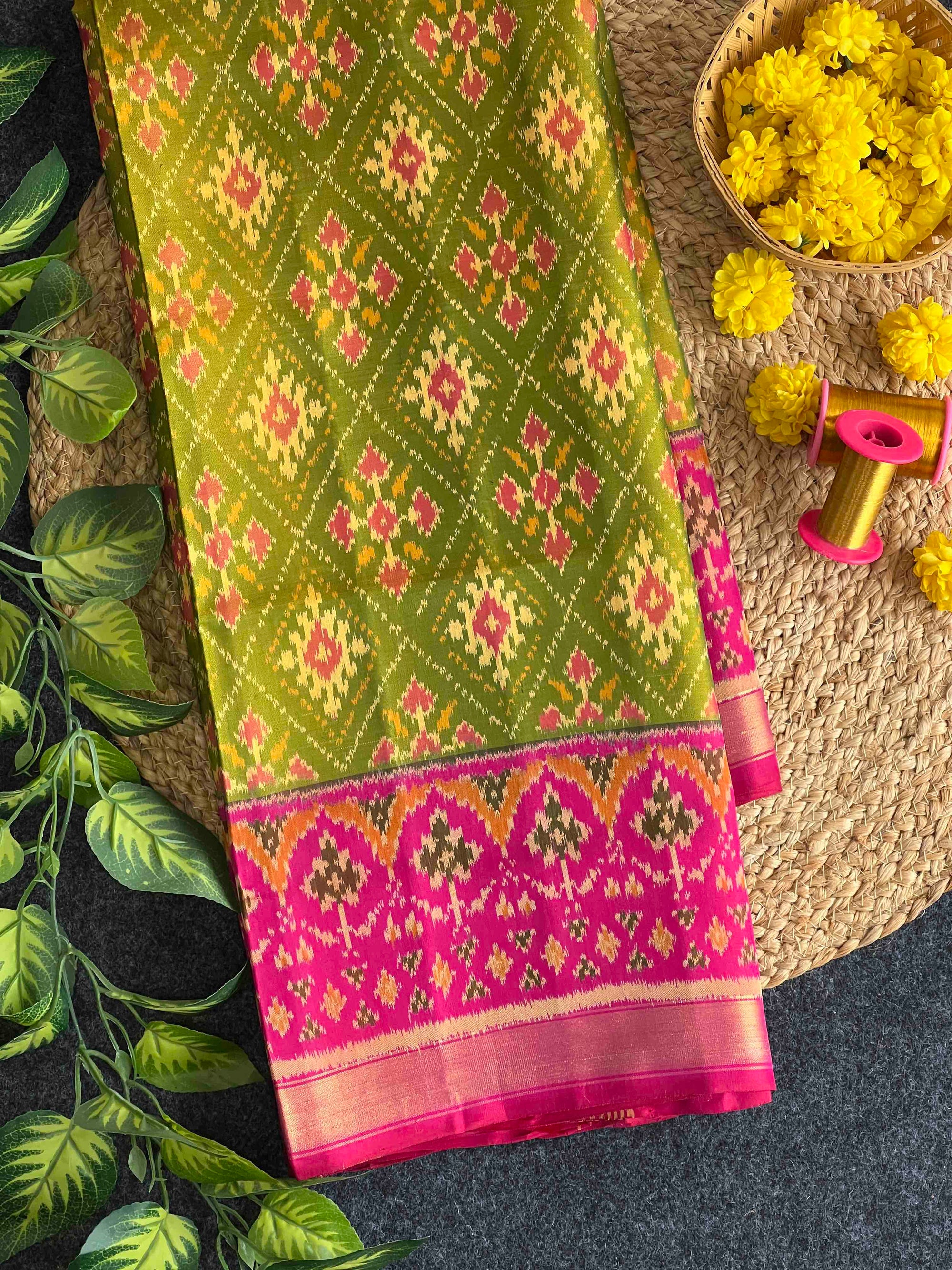 Green With Pink Paanchanda Design Hand Woven Rajkot Patola Silk Saree
