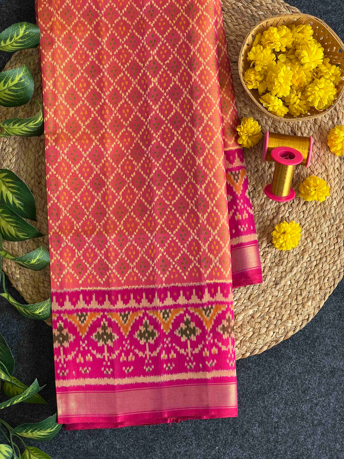 Piach And Pink Daliya Bhat Design Hand Woven Rajkot Patola Silk Saree