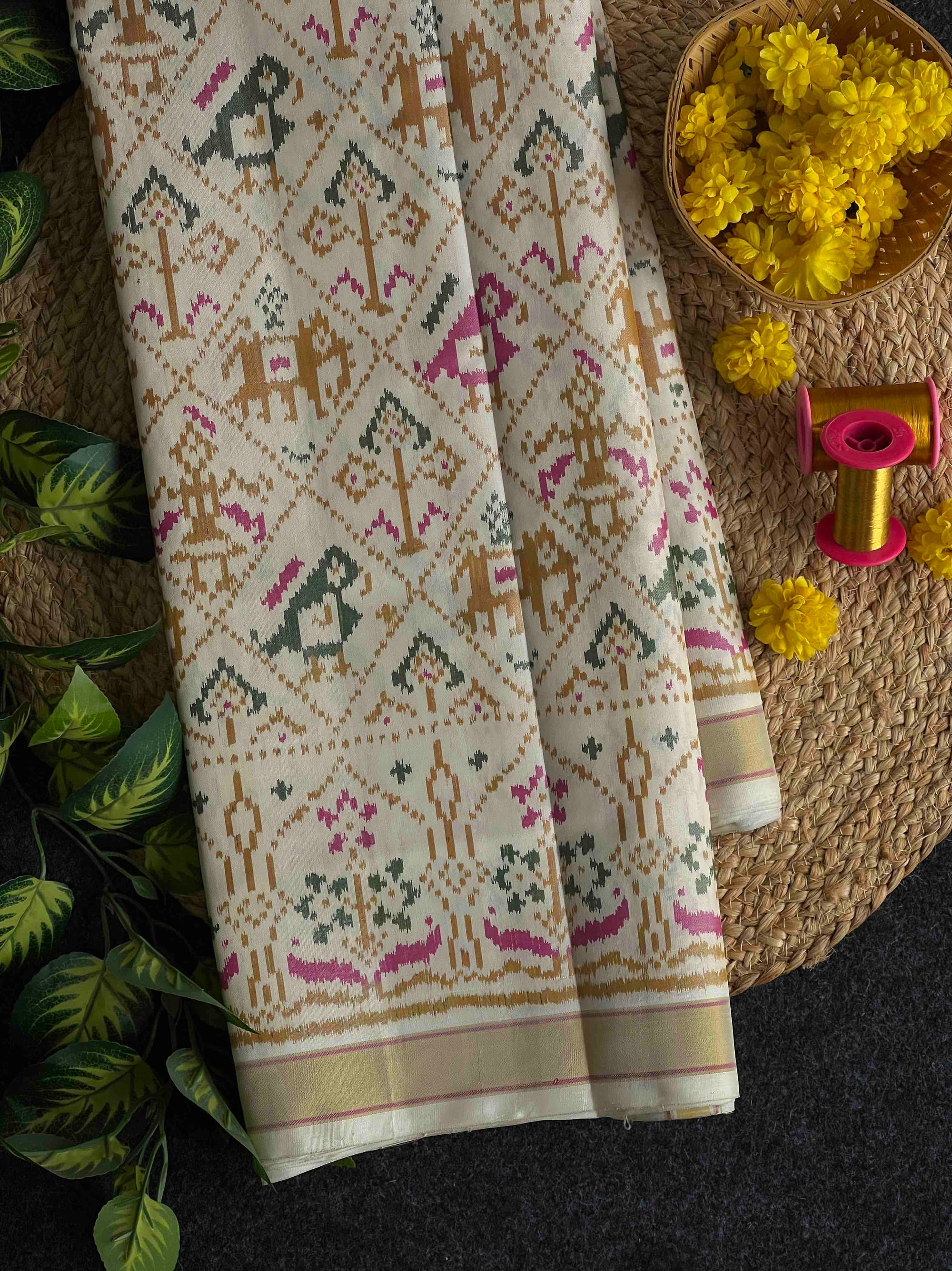Full White Narikunj Hand Woven Rajkot Patola Silk Saree
