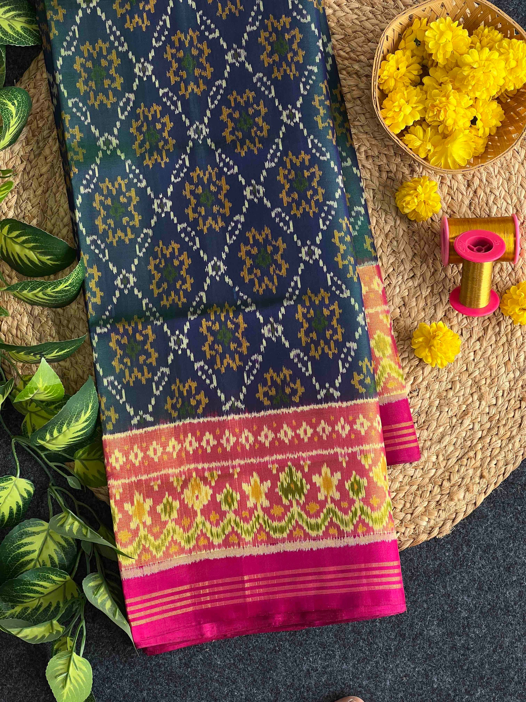 Sea Green & Pink Hand Woven Rajkot Patola Silk Saree