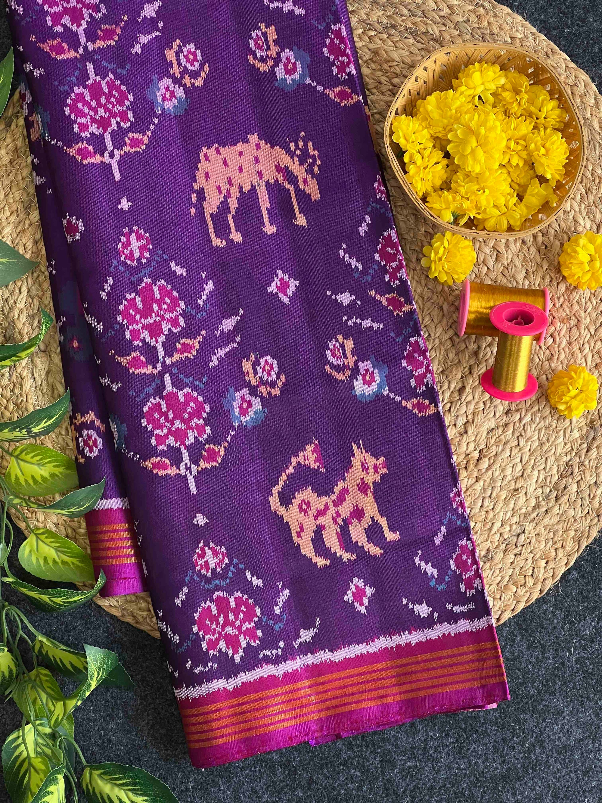 Full Magenta Big Motifs Design Hand Woven Rajkot Ikat Patola Silk Saree